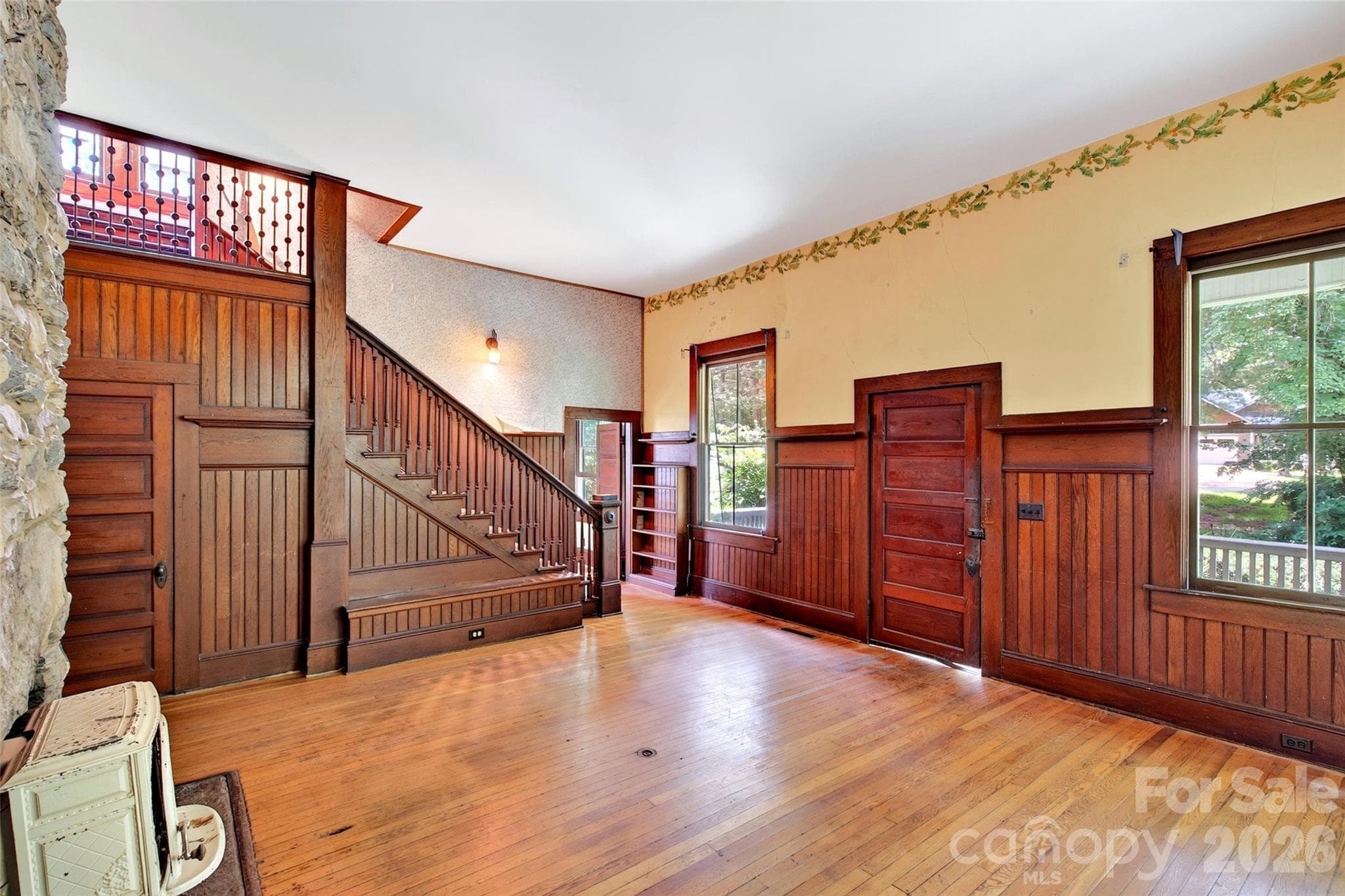 Single Family Residence at 22 Woodbend Lane, Black Mountain, photo 18 of 48