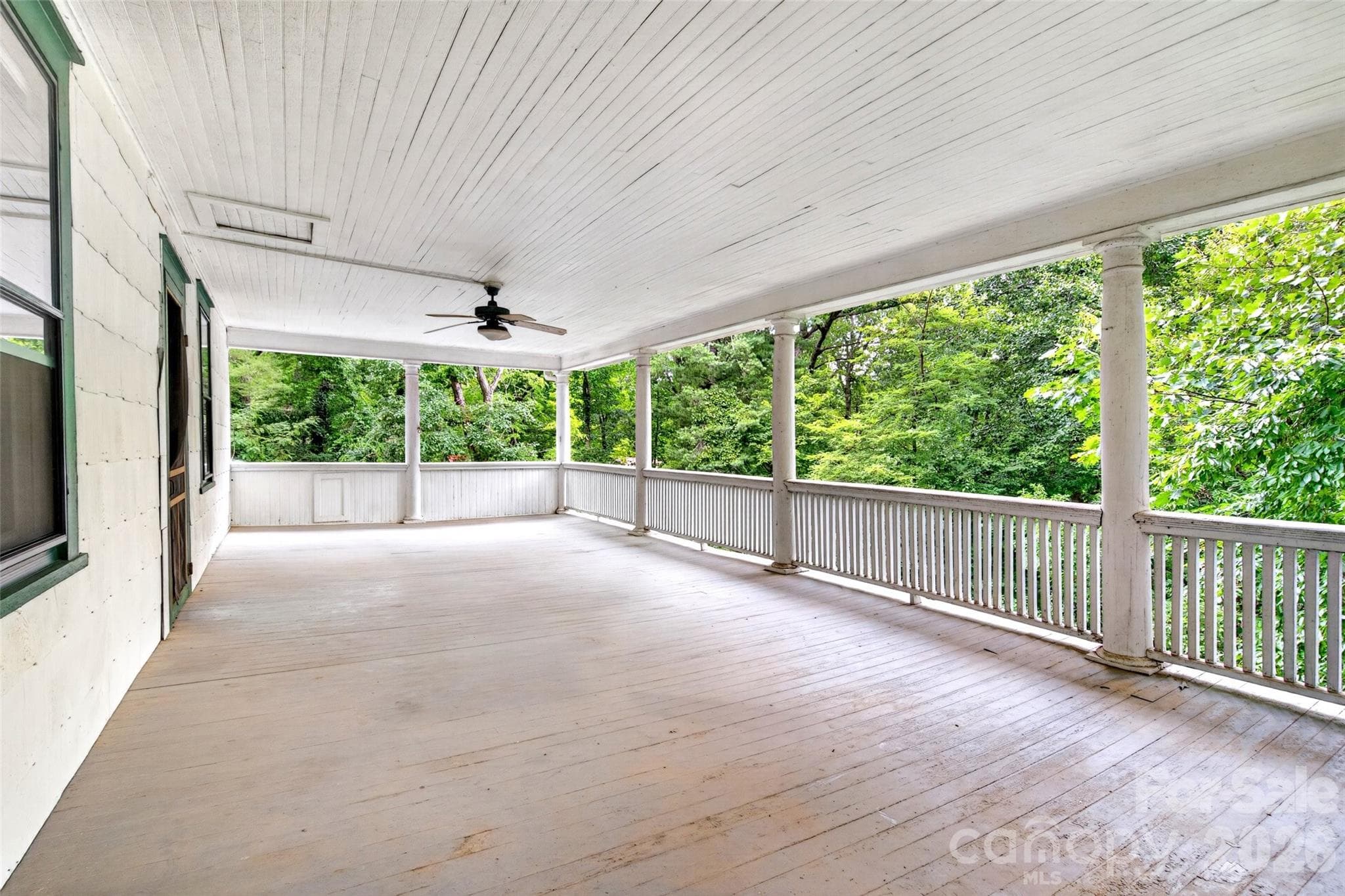 Single Family Residence at 22 Woodbend Lane, Black Mountain, photo 25 of 48