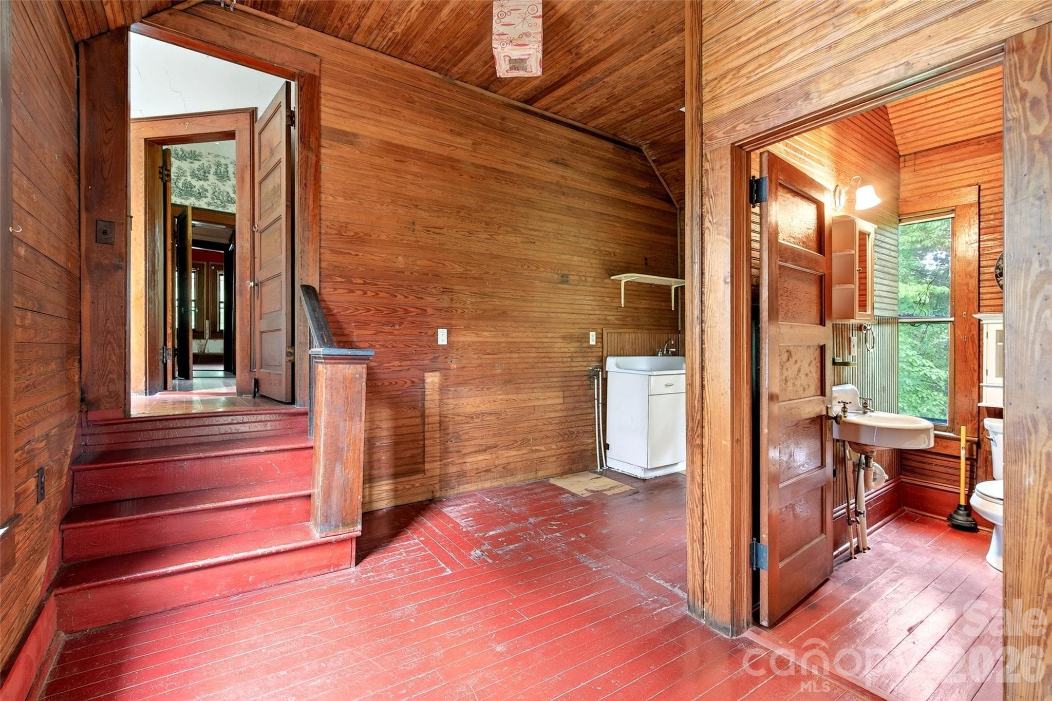 Single Family Residence at 22 Woodbend Lane, Black Mountain, photo 31 of 48