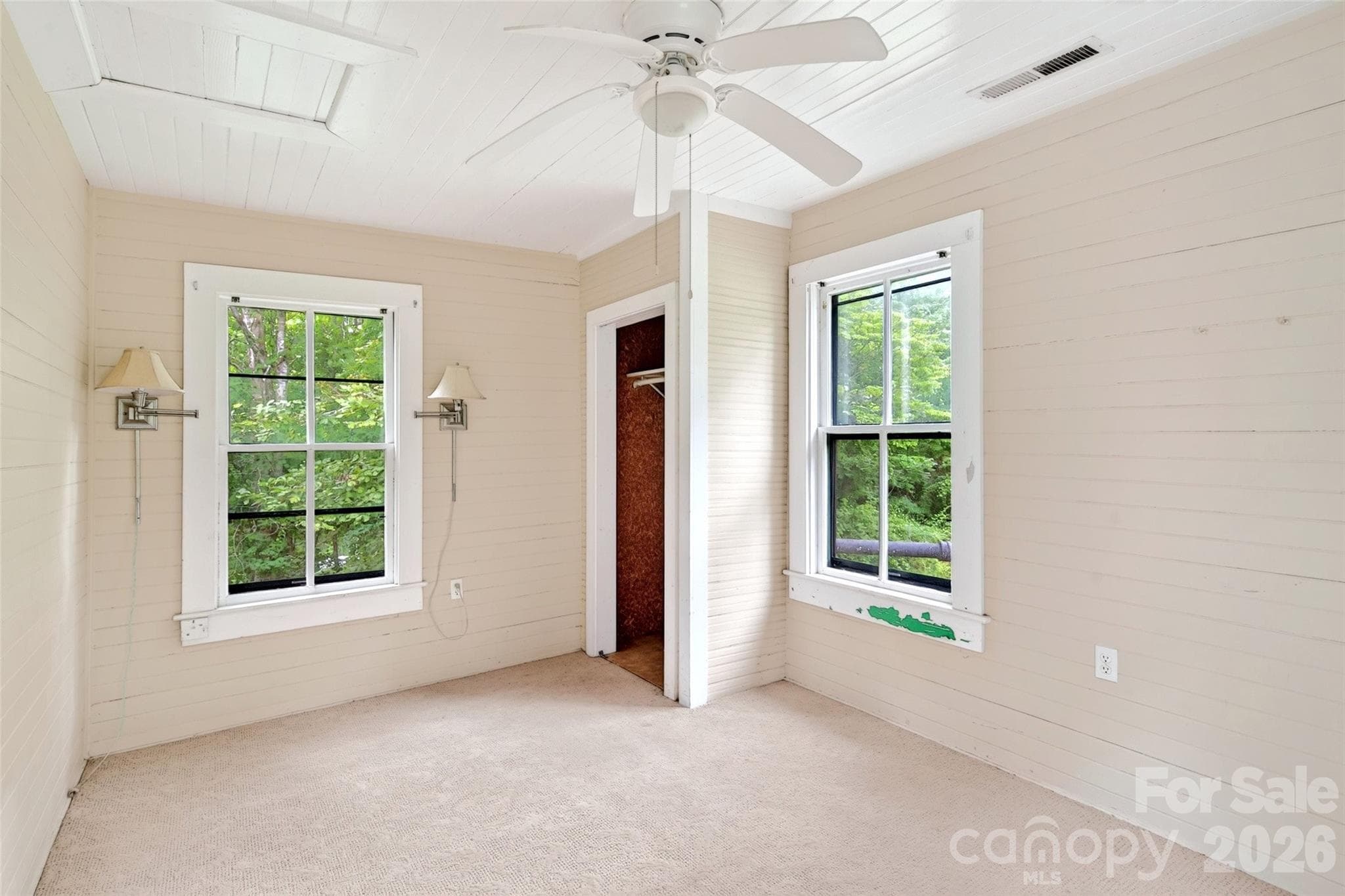 Single Family Residence at 22 Woodbend Lane, Black Mountain, photo 35 of 48