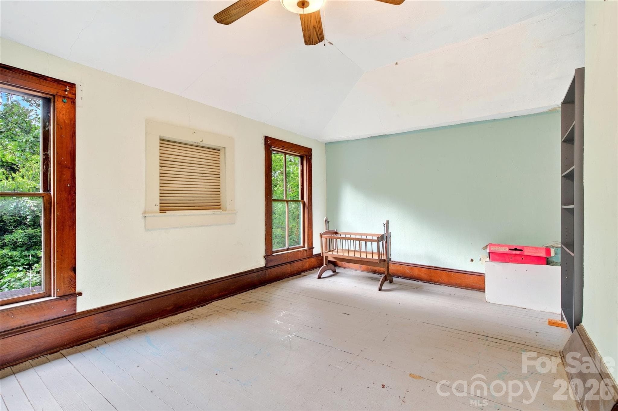 Single Family Residence at 22 Woodbend Lane, Black Mountain, photo 38 of 48