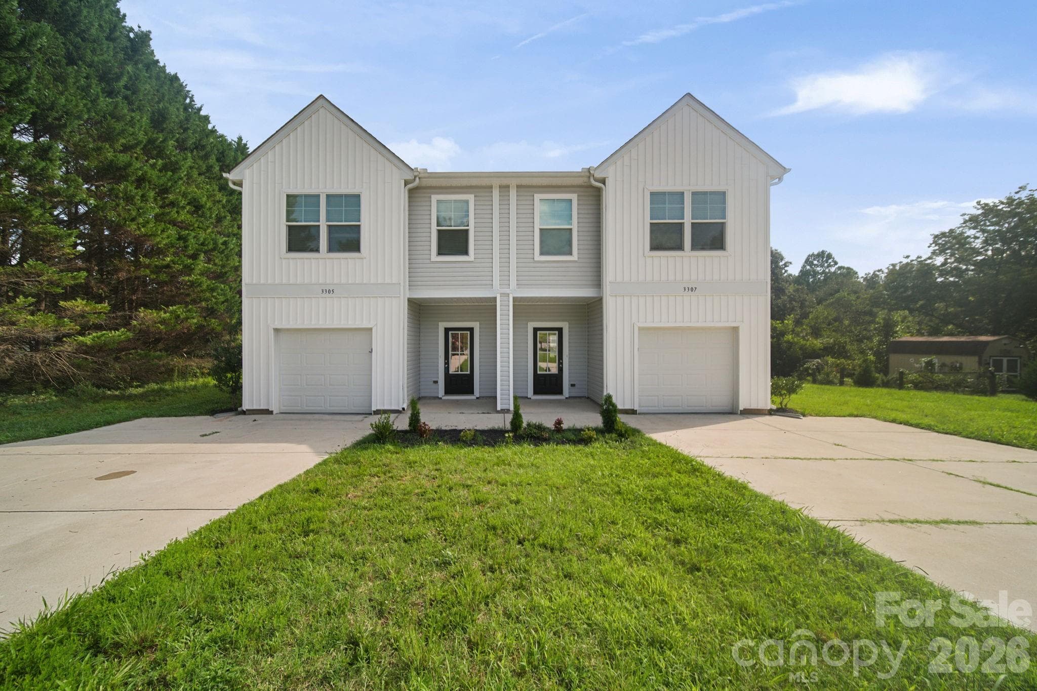 3305-3307 15th Avenue NE