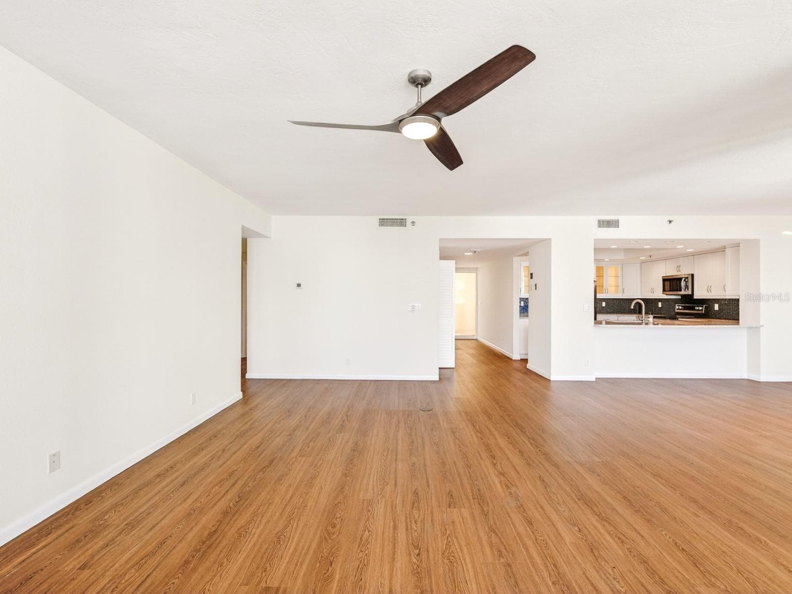 Condominium at 1255 N GULFSTREAM AVE #1101, SARASOTA, photo 6 of 100