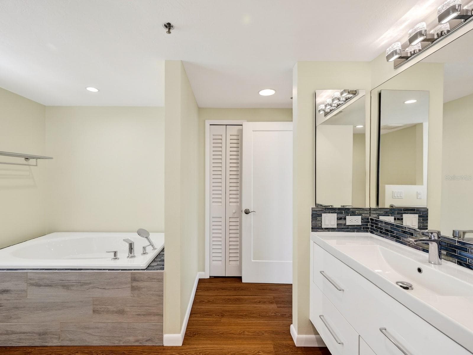 Condominium at 1255 N GULFSTREAM AVE #1101, SARASOTA, photo 31 of 100