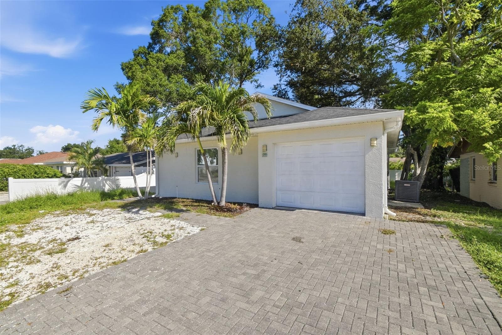 Single Family Residence at 2303 BAHIA VISTA ST, SARASOTA, photo 3 of 54