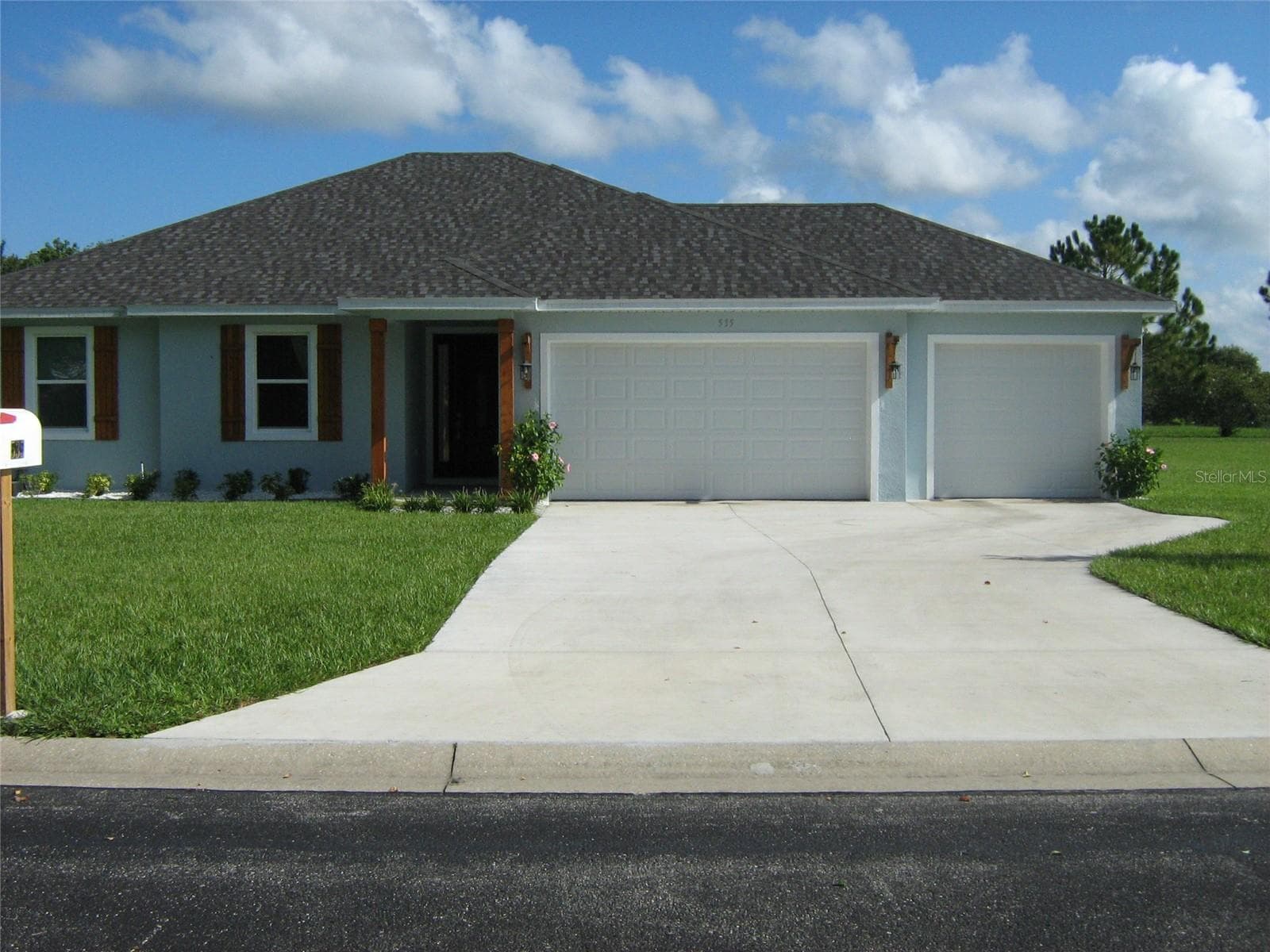 535 DOWLING CIR