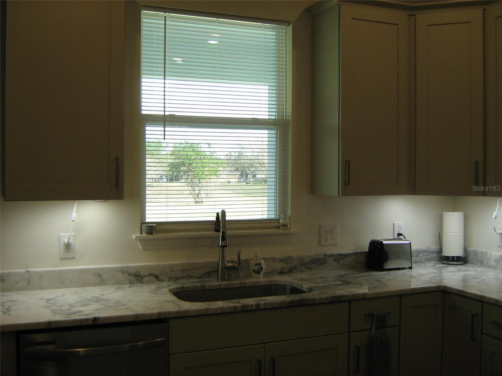 Single Family Residence at 535 DOWLING CIR, LADY LAKE, photo 9 of 15