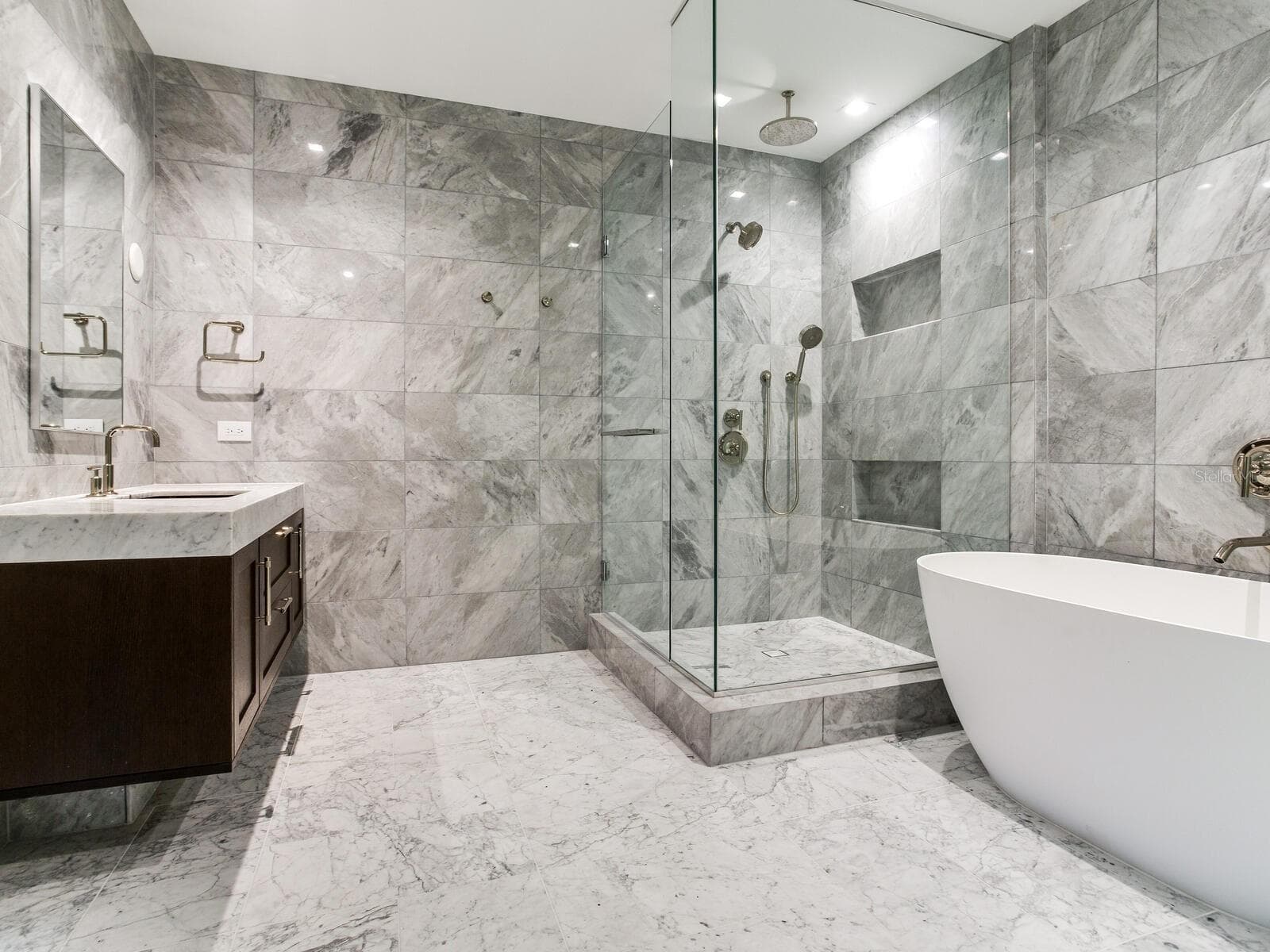 Condominium at 3015 S YSABELLA AVE #1402, TAMPA, photo 9 of 50