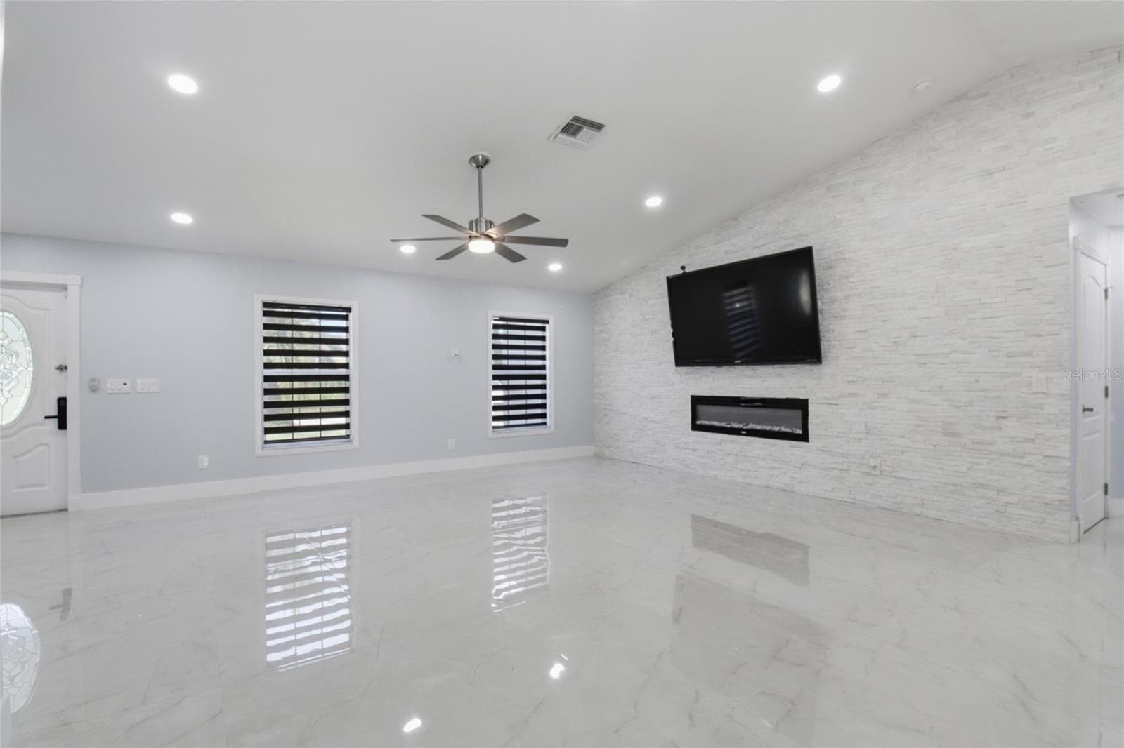 Living room - 1104 MORTON ST E, LEHIGH ACRES