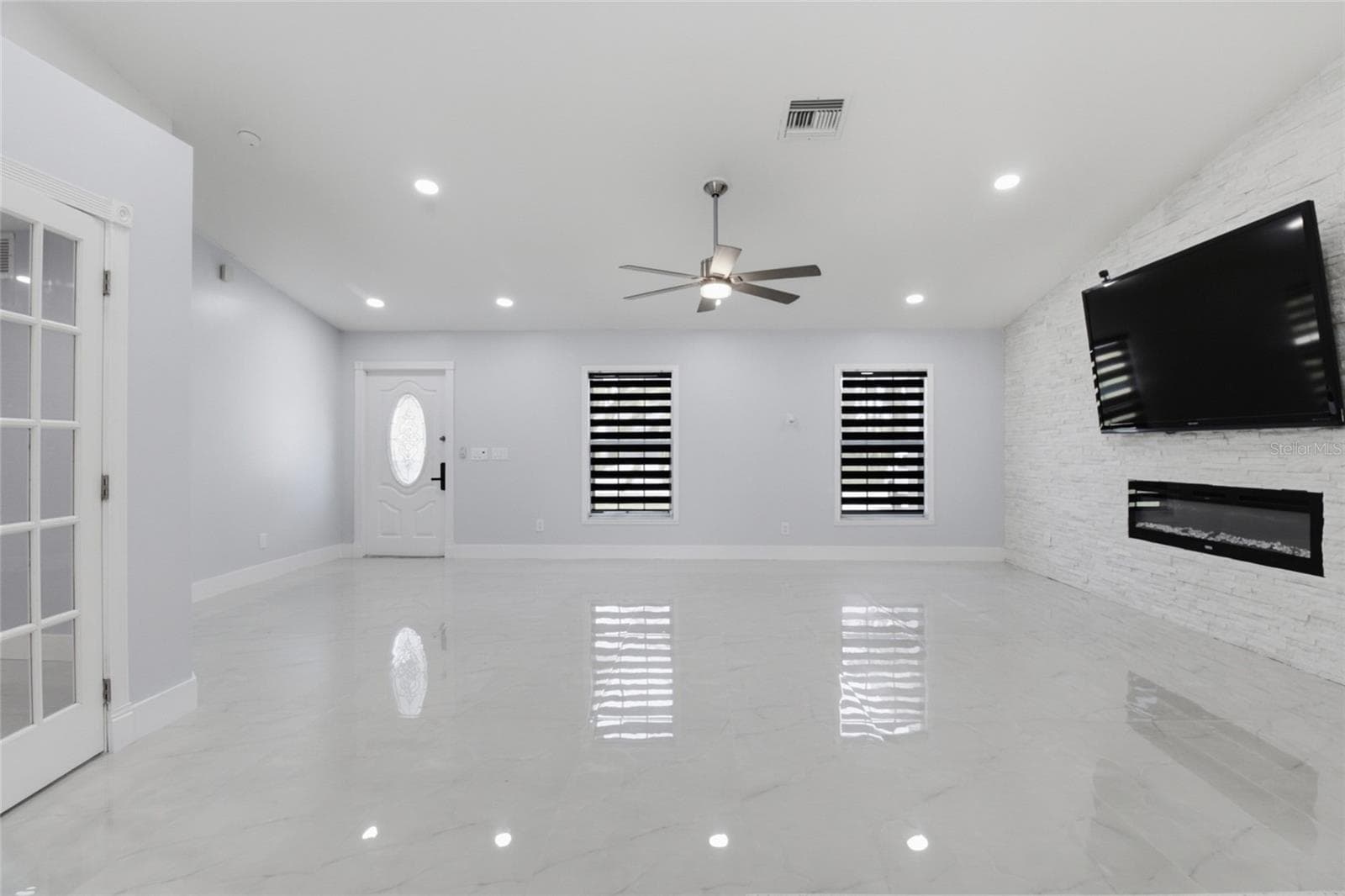 Living room - 1104 MORTON ST E, LEHIGH ACRES