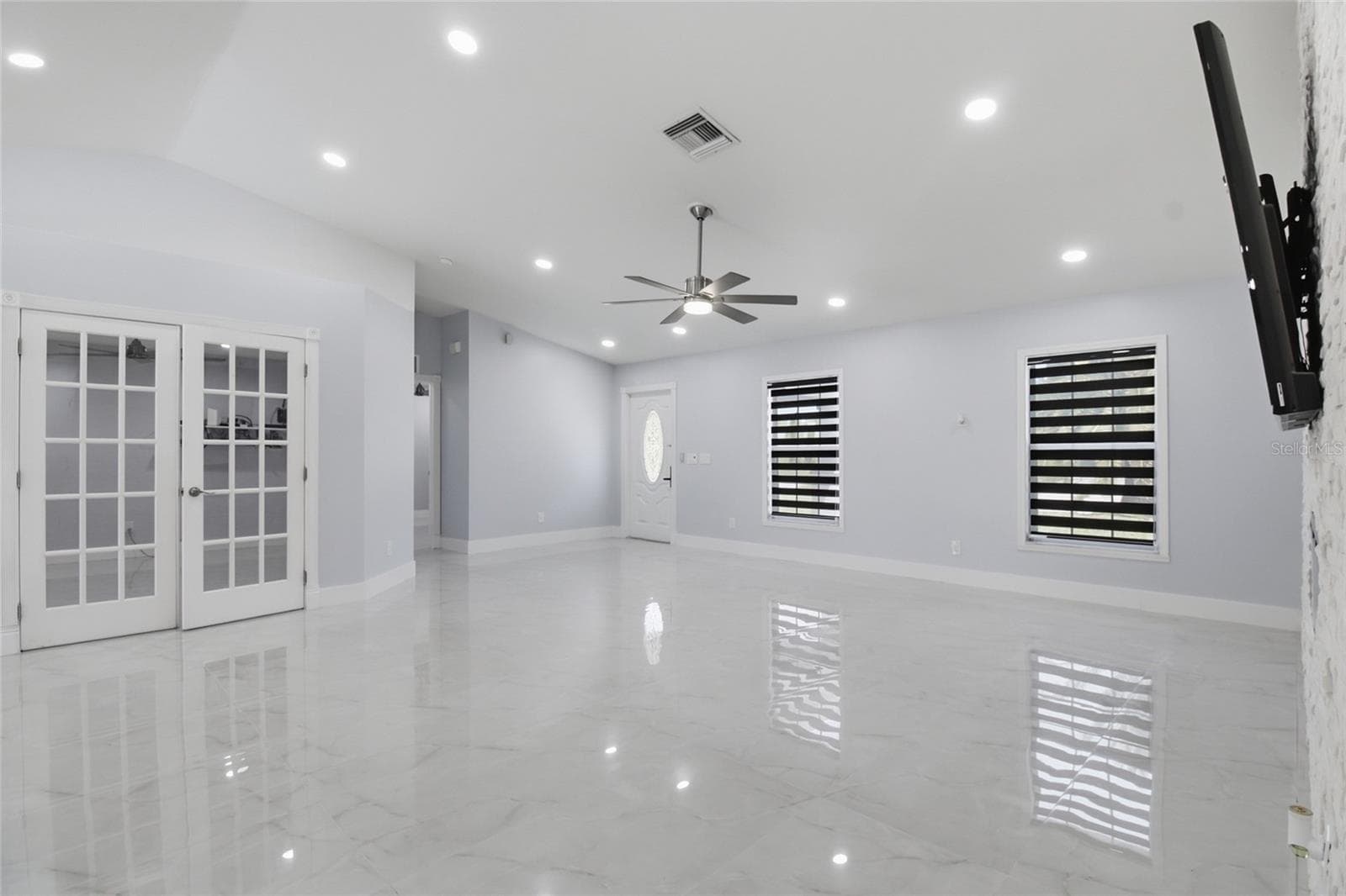 Living room - 1104 MORTON ST E, LEHIGH ACRES