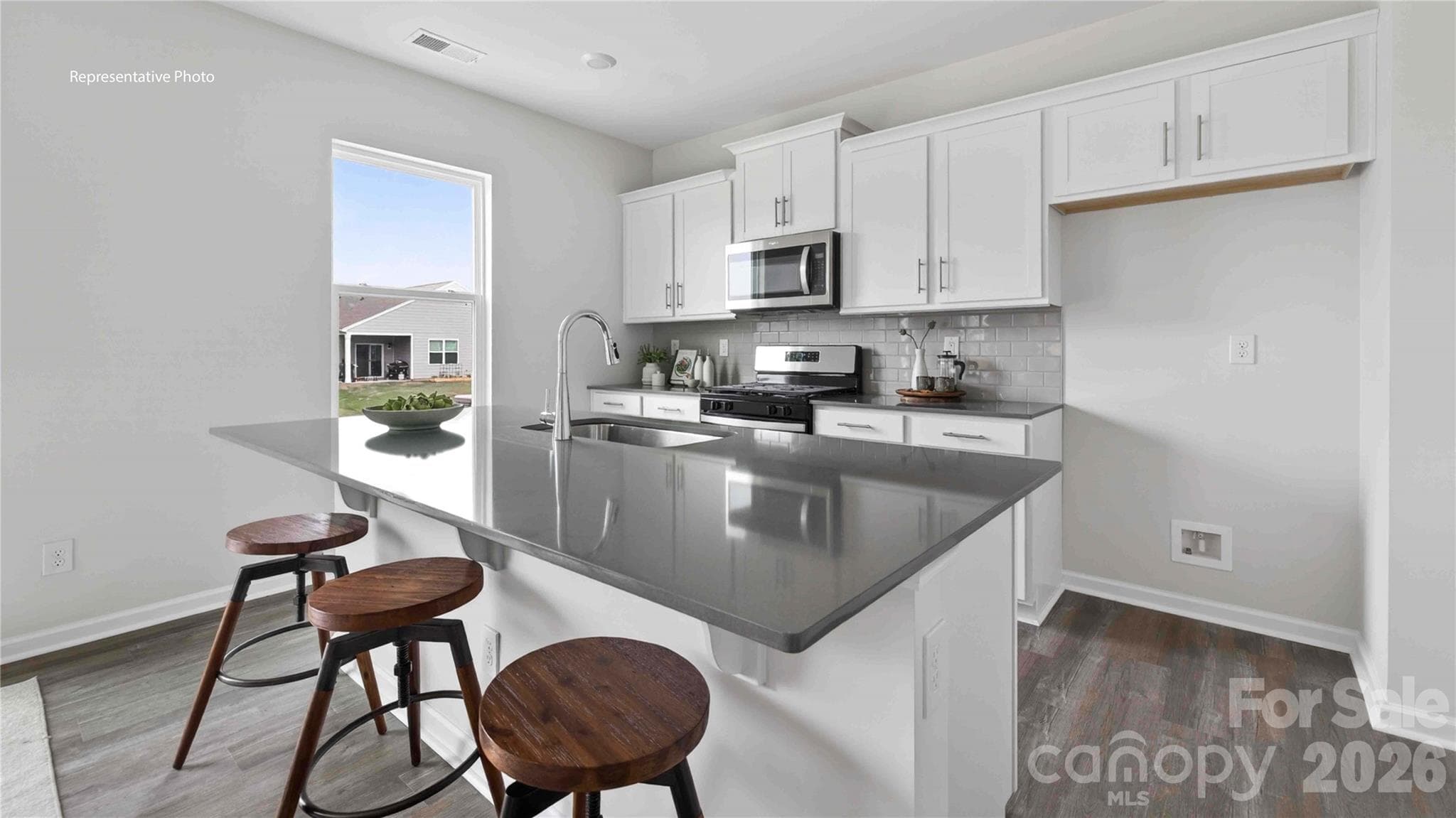 Single Family Residence at 636 17th Avenue Drive NE, Hickory, photo 10 of 21