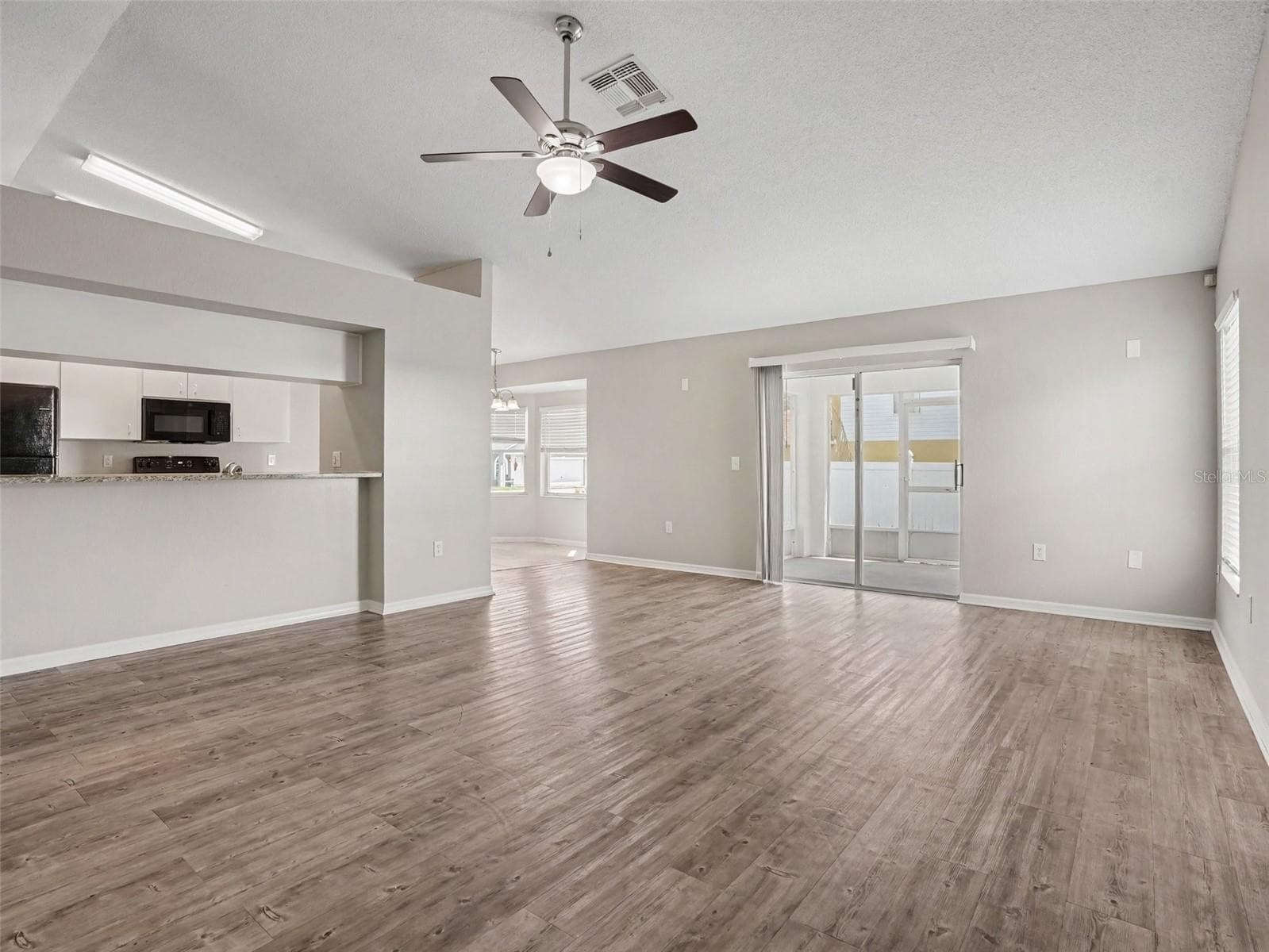 Single Family Residence at 3735 IMPERIAL DR, WINTER HAVEN, photo 9 of 24