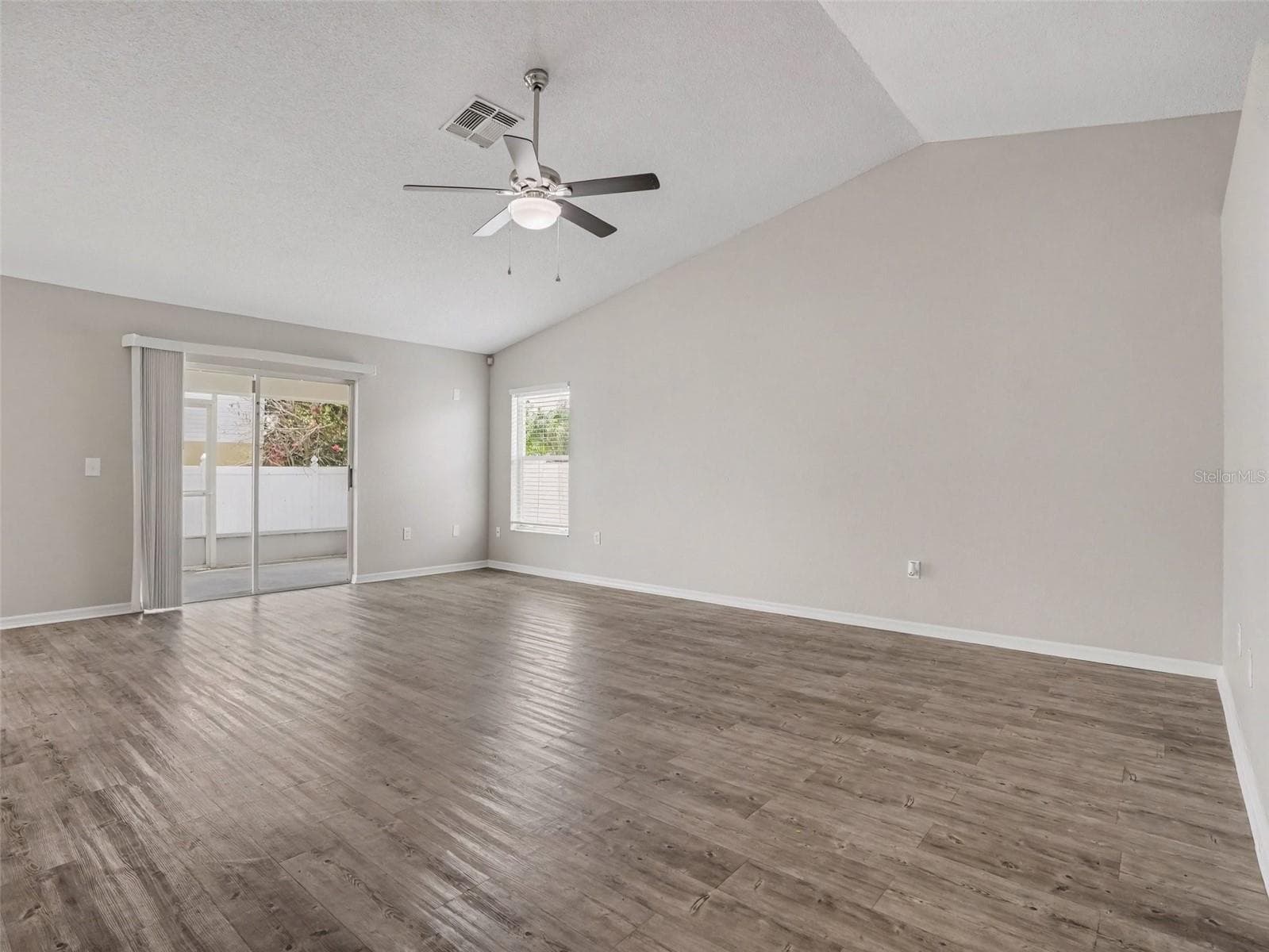 Single Family Residence at 3735 IMPERIAL DR, WINTER HAVEN, photo 6 of 24