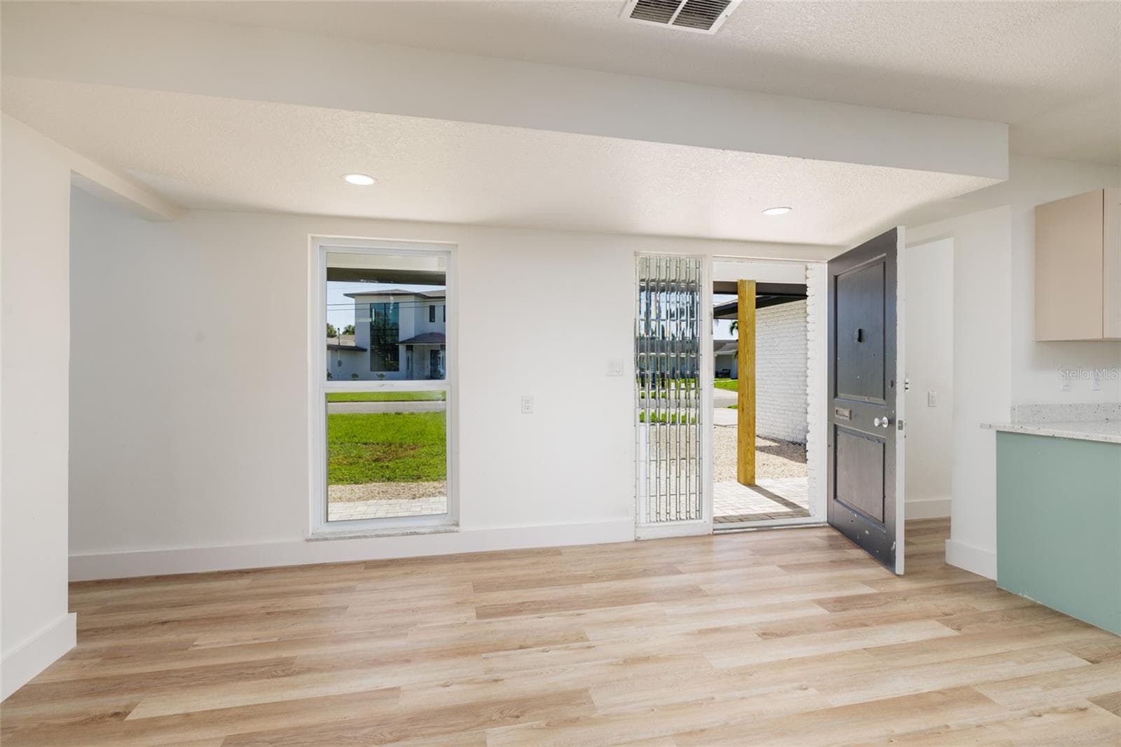 Single Family Residence at 3960 13TH WAY NE, ST PETERSBURG, photo 13 of 51