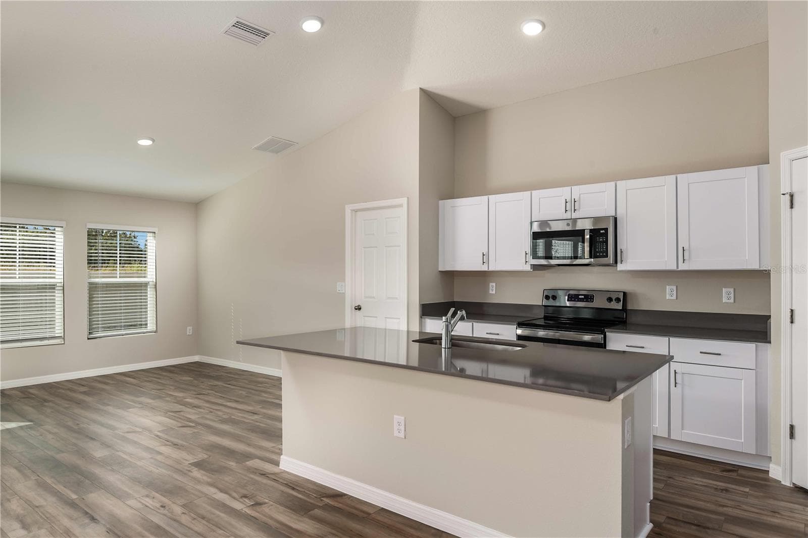 Single Family Residence at 36644 THORNHEDGE DR, ZEPHYRHILLS, photo 10 of 29
