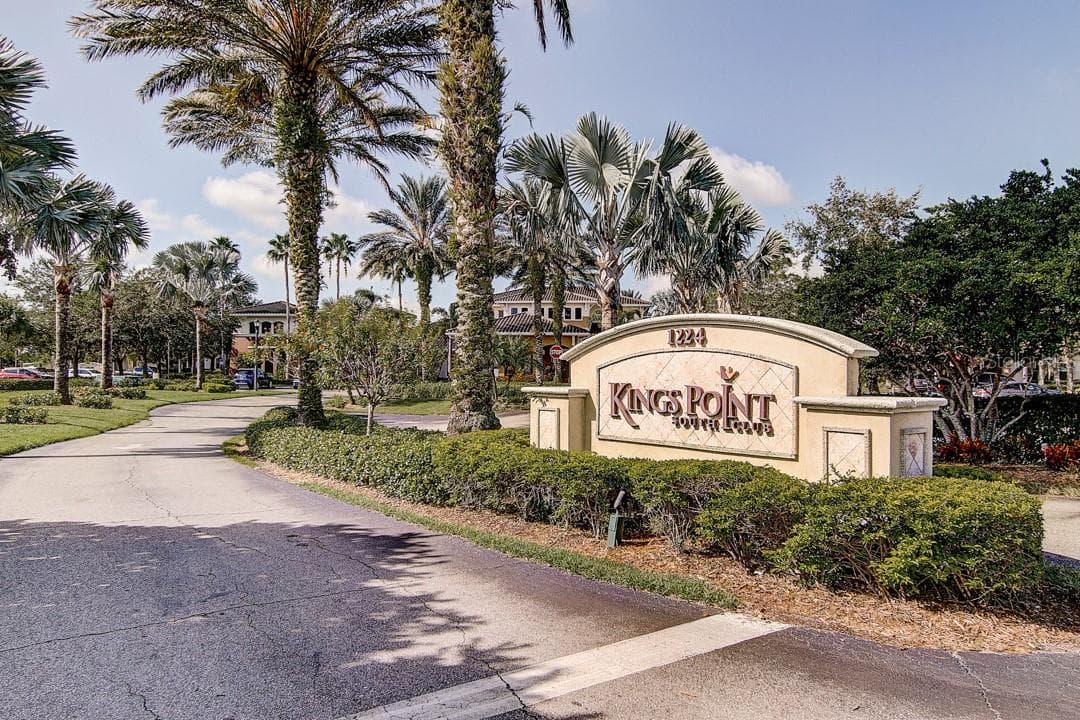 Condominium at 2209 HARTLEBURY WAY #402, SUN CITY CENTER, photo 39 of 69