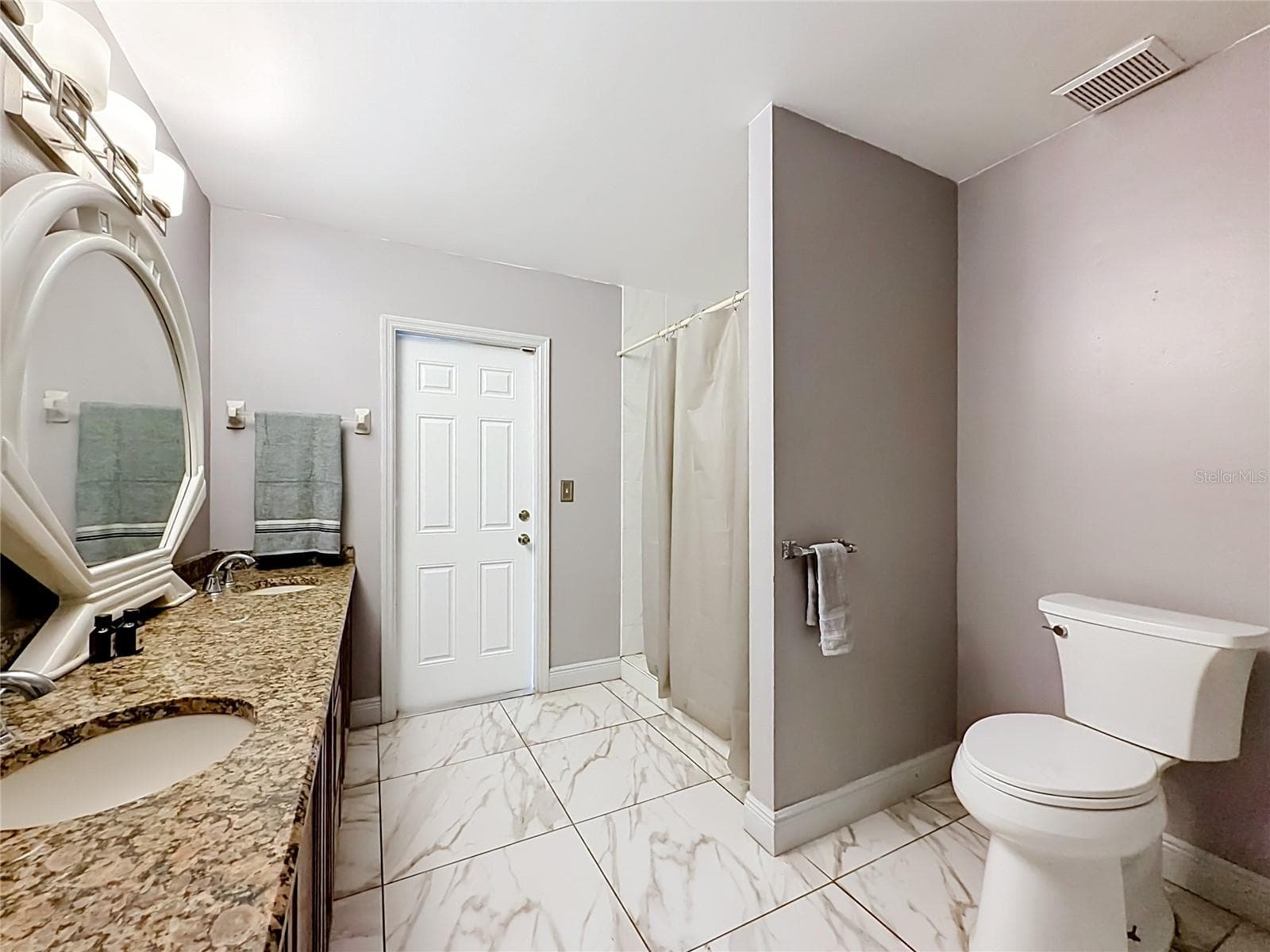 2nd Bath (Enters into Bedroom 2 and pool area) - 1406 KINGSTON WAY, KISSIMMEE