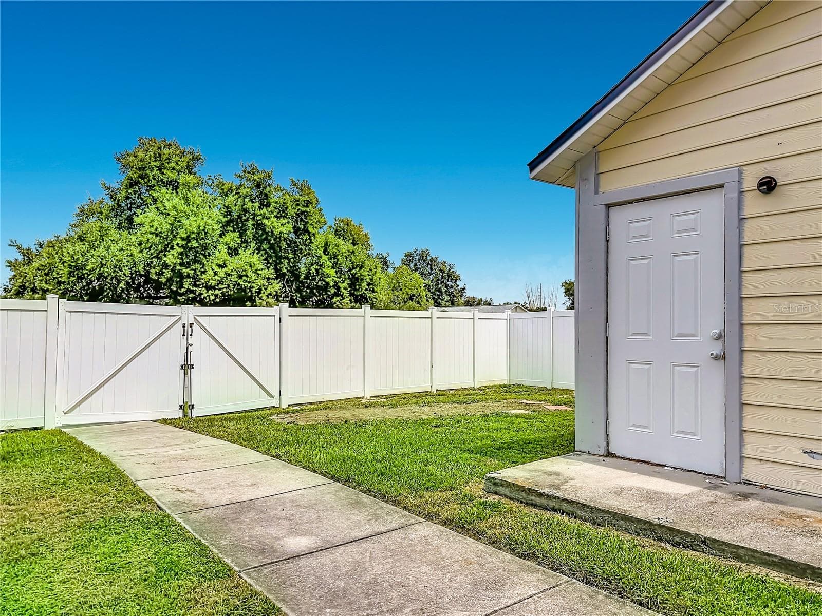 2nd Private entract to MIL Suite and private parking - 1406 KINGSTON WAY, KISSIMMEE