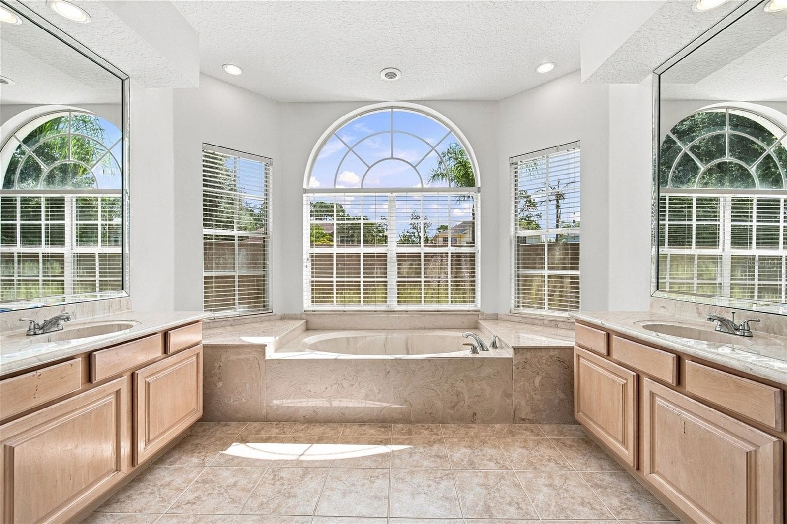 Master Bathroom - 10008 CANOPY TREE CT, ORLANDO