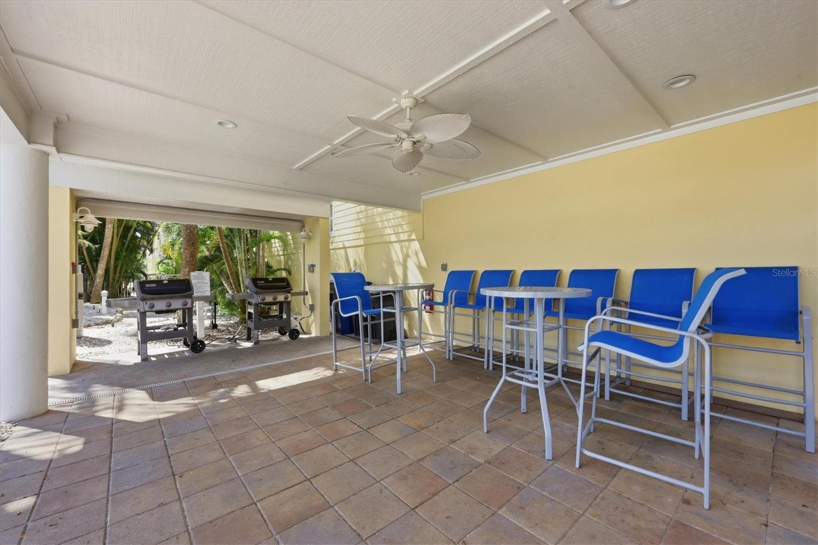 Common area with Gas grills - 1020 SUN N SEA DR #102, SARASOTA