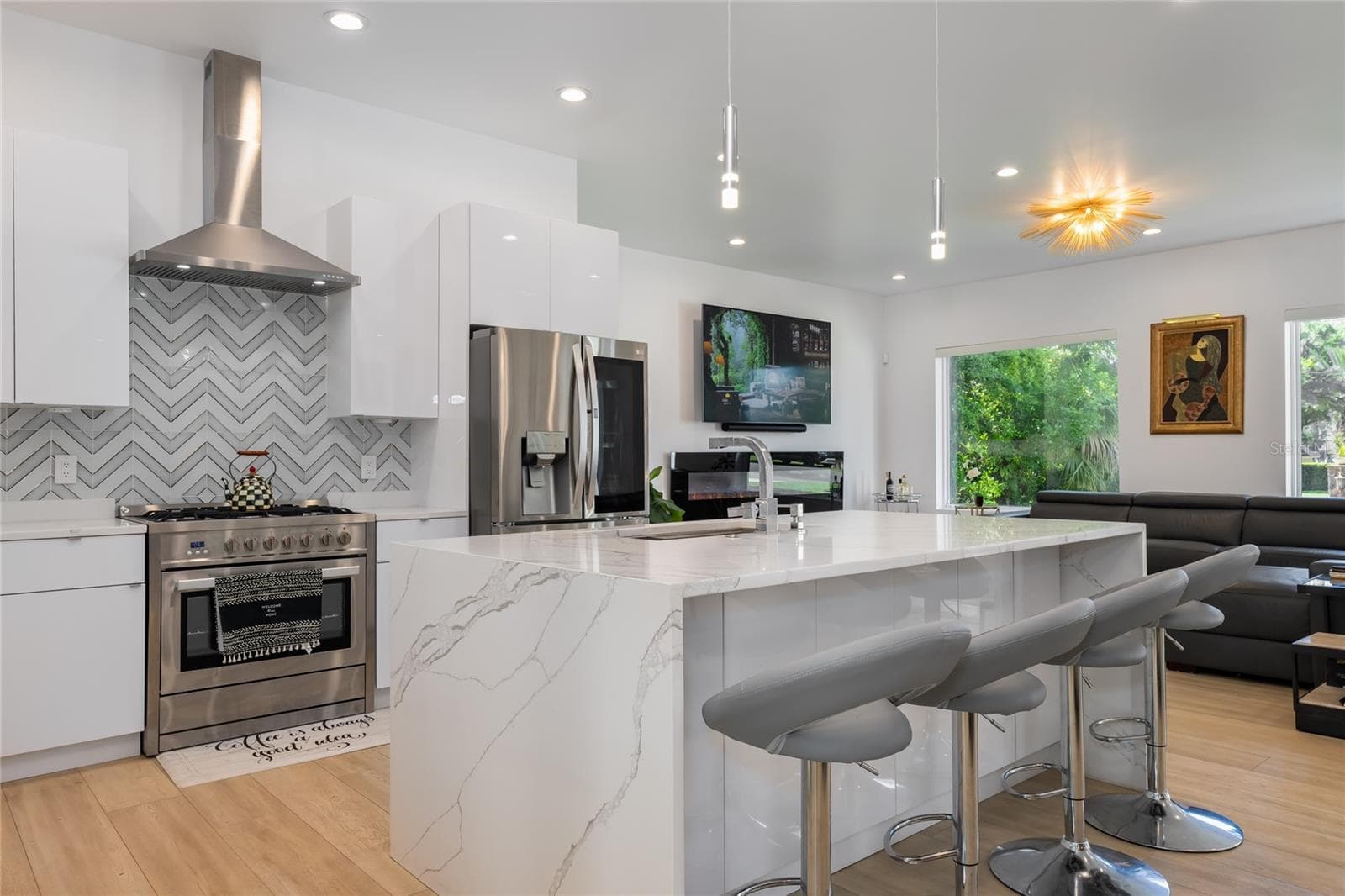 Single Family Residence at 11113 LAKE BUTLER BLVD, WINDERMERE, photo 6 of 33