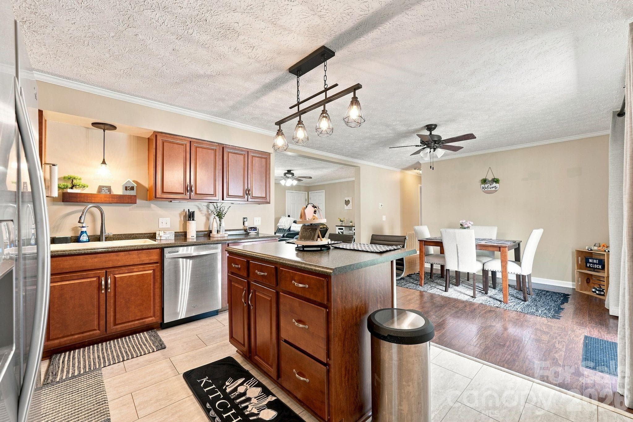 Single Family Residence at 132 Kendra Drive, Mooresville, photo 7 of 34