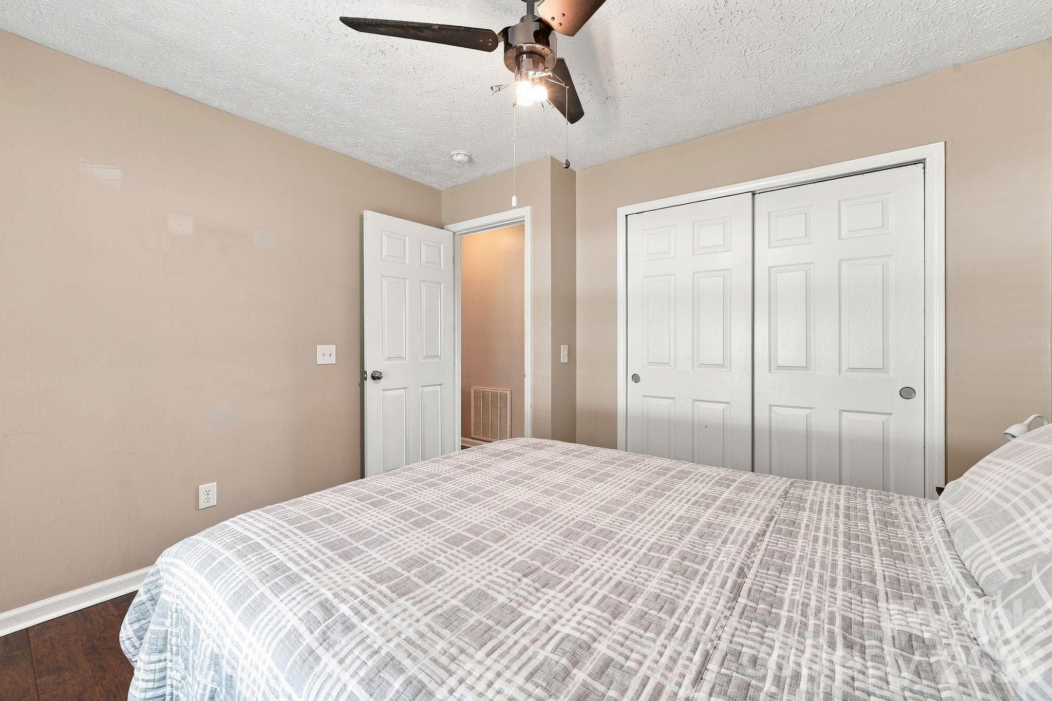 Single Family Residence at 132 Kendra Drive, Mooresville, photo 15 of 34
