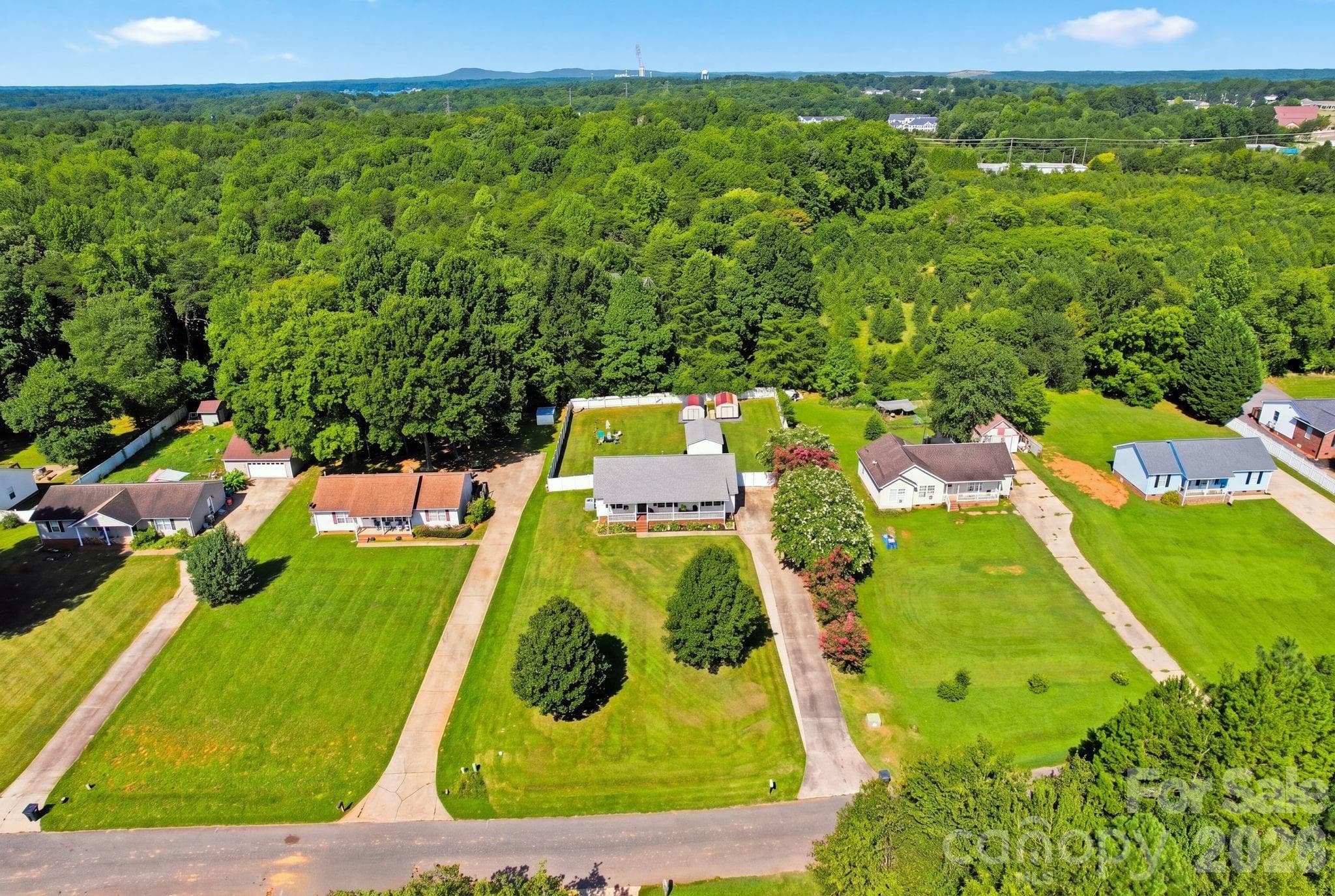 Single Family Residence at 132 Kendra Drive, Mooresville, photo 31 of 34
