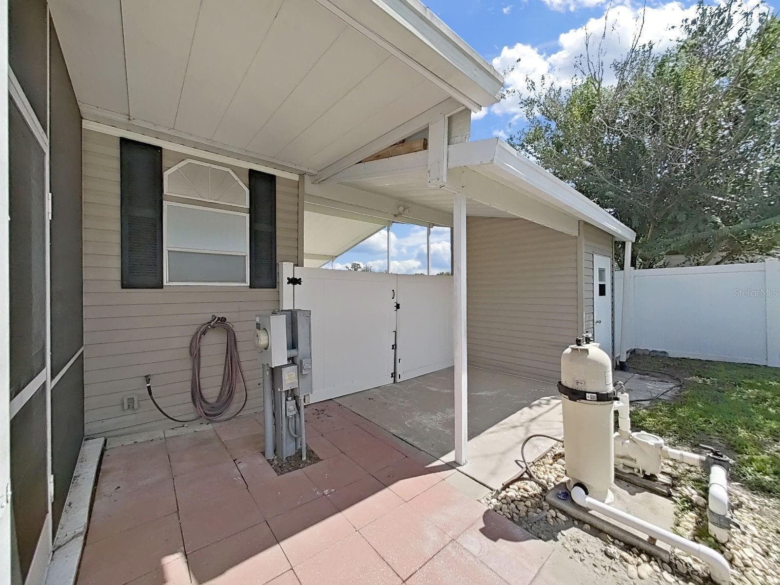 Manufactured Home at 490 LINDSEY DR, LAKELAND, photo 7 of 38