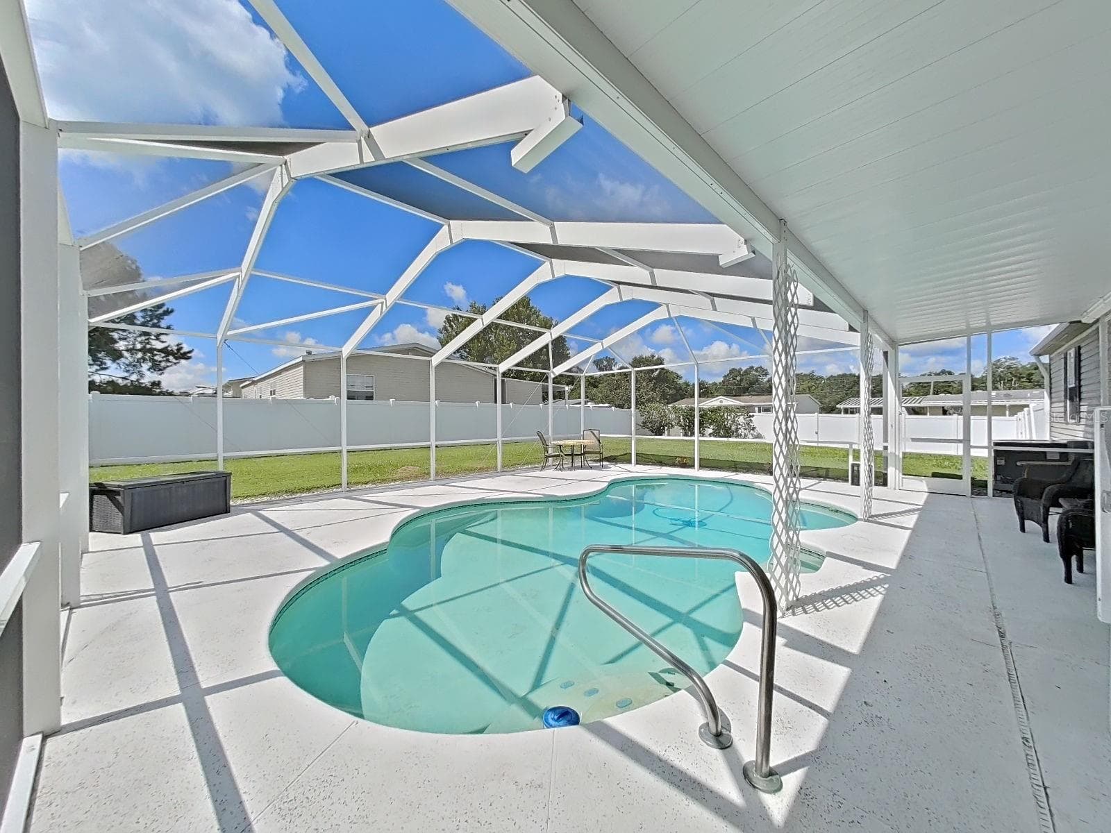 Manufactured Home at 490 LINDSEY DR, LAKELAND, photo 8 of 38