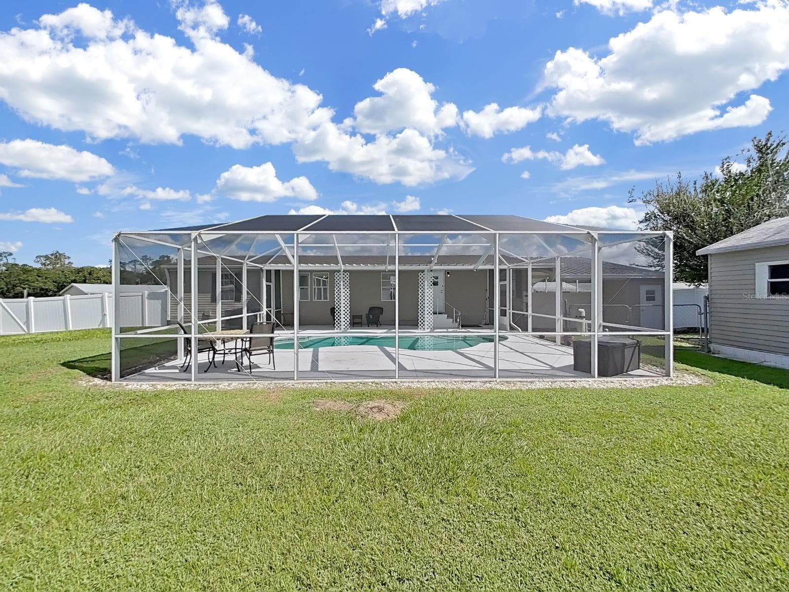 Manufactured Home at 490 LINDSEY DR, LAKELAND, photo 11 of 38