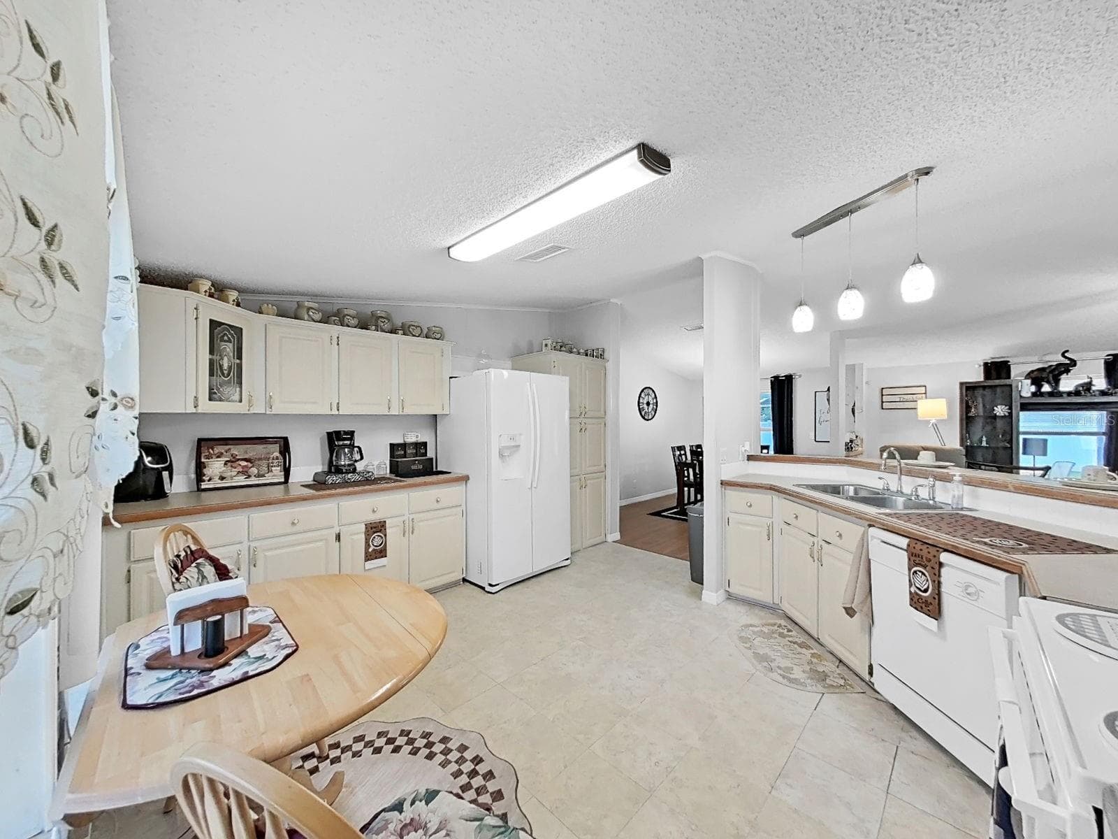 Manufactured Home at 490 LINDSEY DR, LAKELAND, photo 22 of 38
