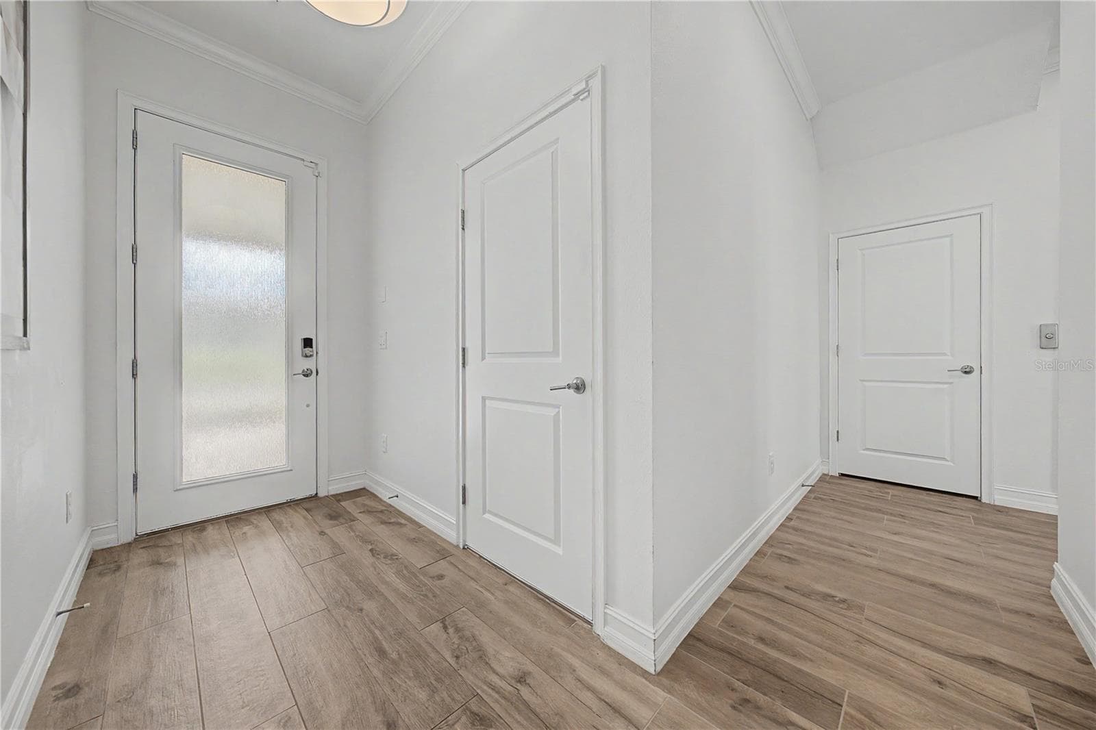 Welcoming front entry on the first level - 5351 BRIDGE ST #38, TAMPA