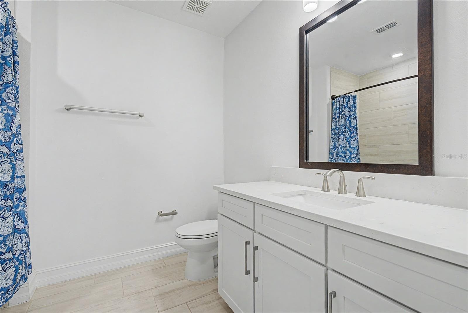 Third-level bathroom with a clean, modern design. - 5351 BRIDGE ST #38, TAMPA