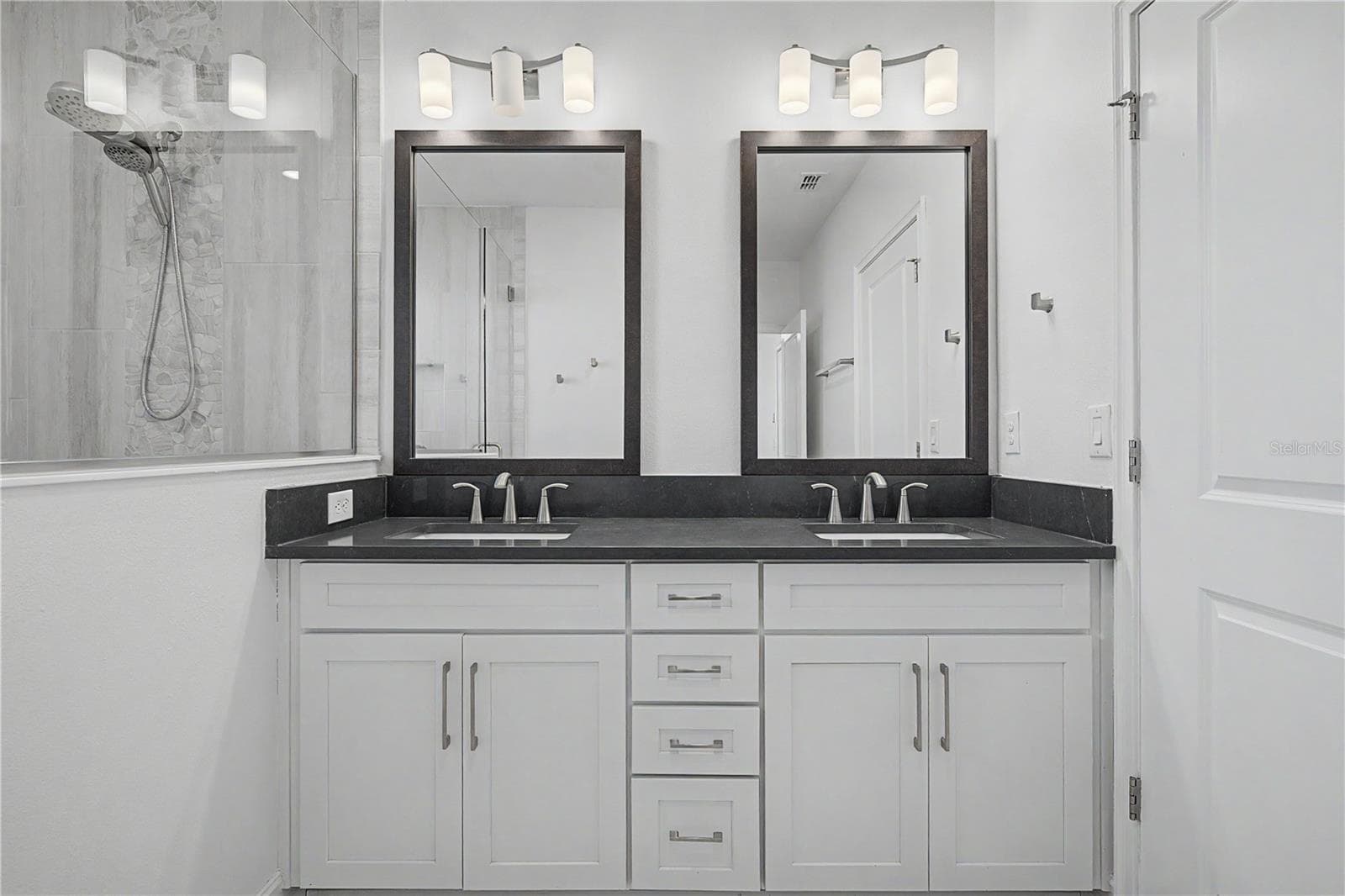 Third-level, master bath with double sinks. - 5351 BRIDGE ST #38, TAMPA