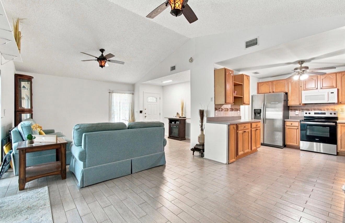 Single Family Residence at 1932 GREGORY DR, TAMPA, photo 7 of 71