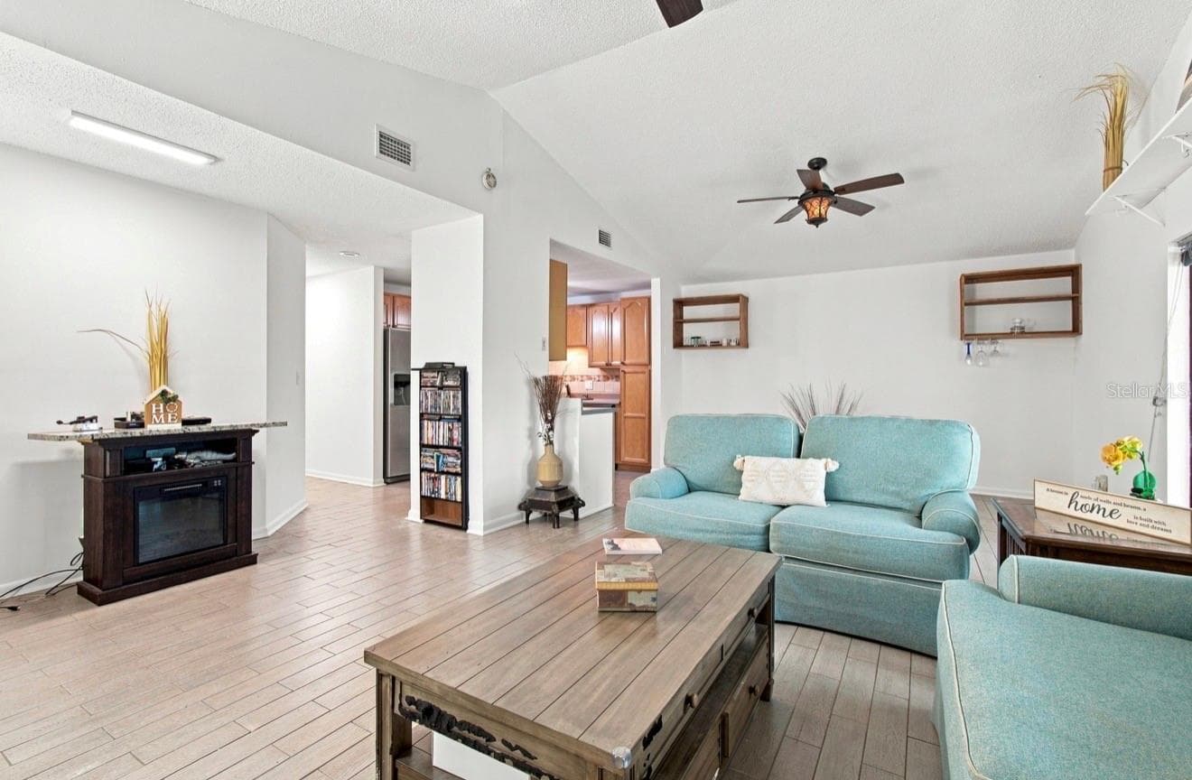 Single Family Residence at 1932 GREGORY DR, TAMPA, photo 9 of 71