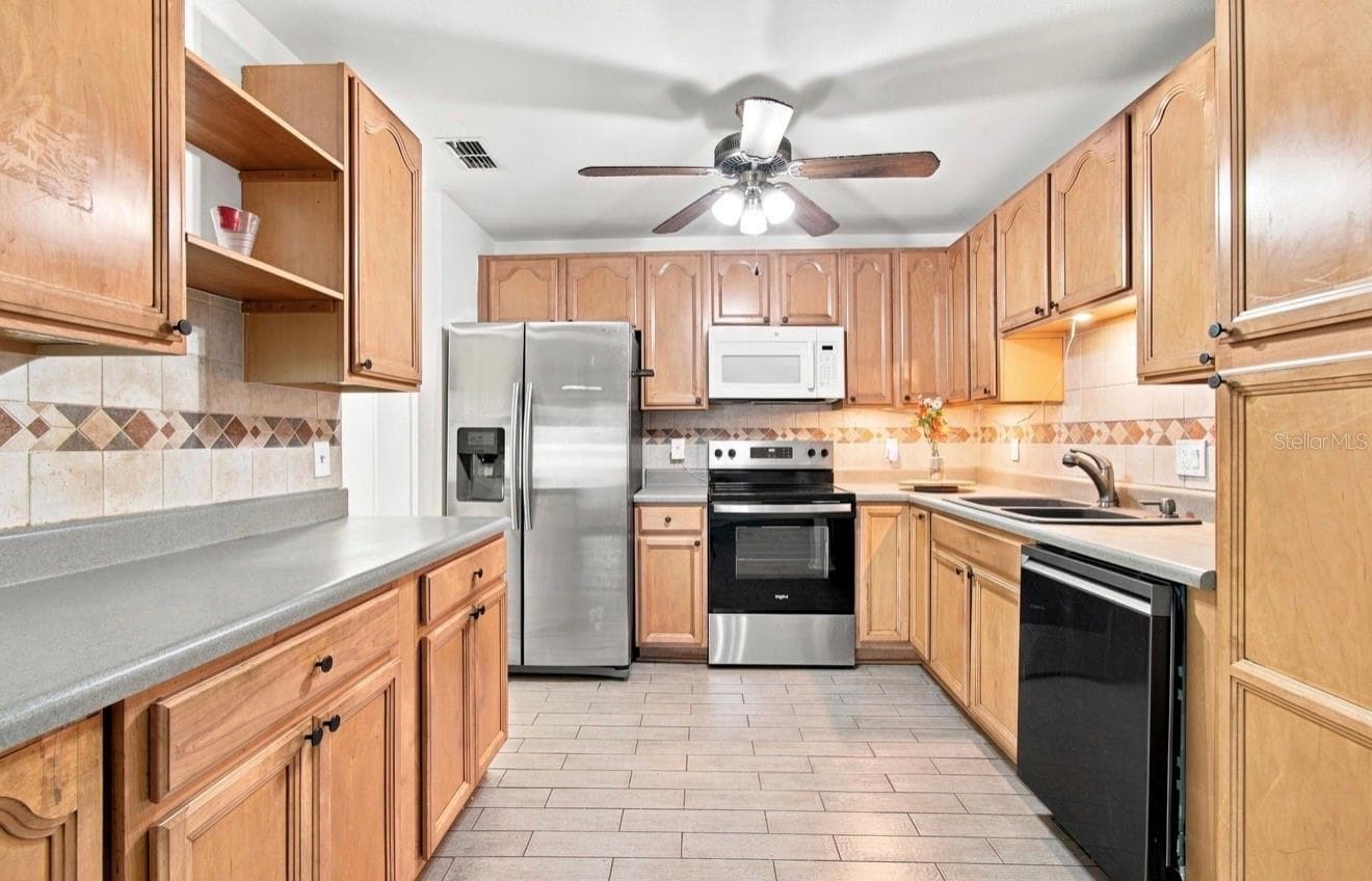 Single Family Residence at 1932 GREGORY DR, TAMPA, photo 17 of 71