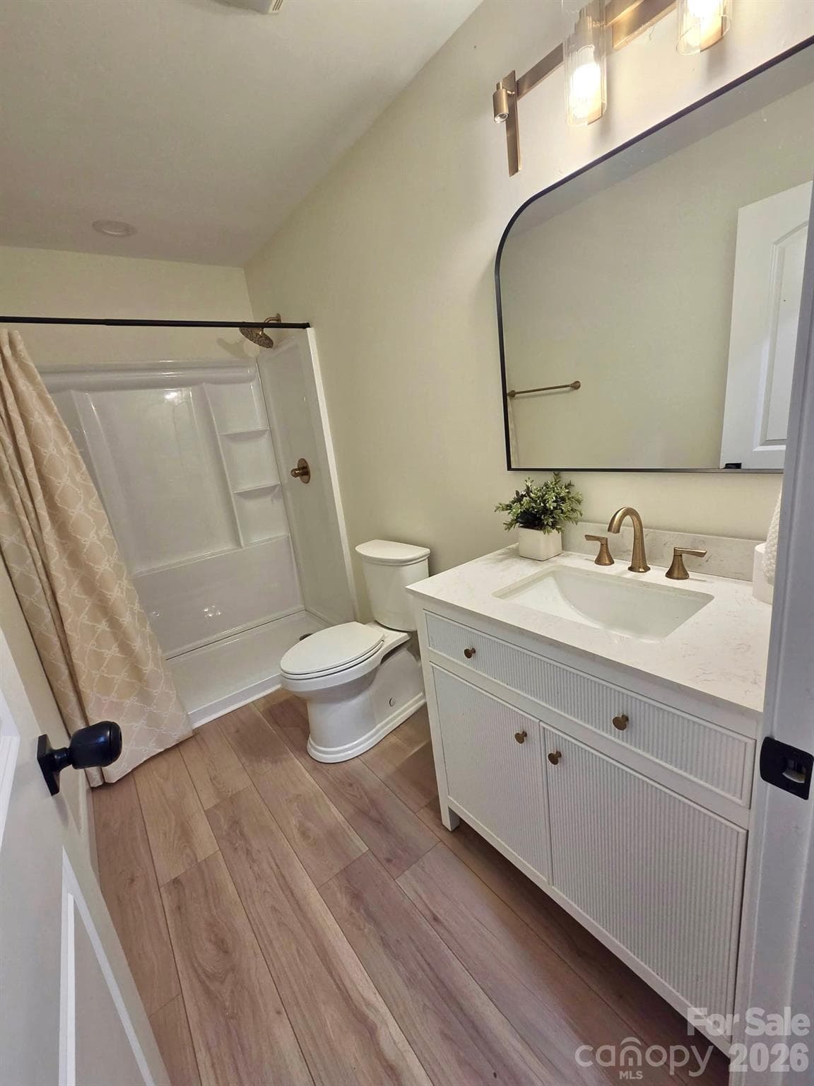 Bathroom on main level - 124 Providence Place, Chocowinity