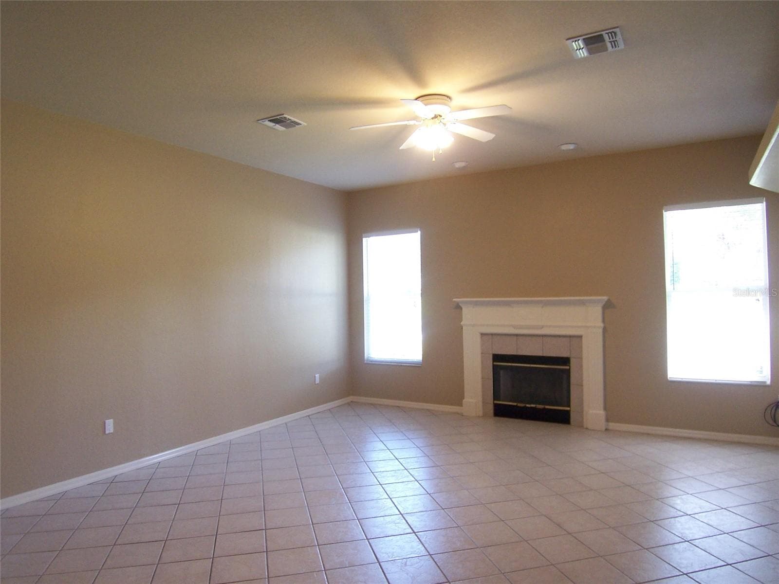 FAMILY ROOM - 5435 SUMMERLAND HILLS DR, LAKELAND