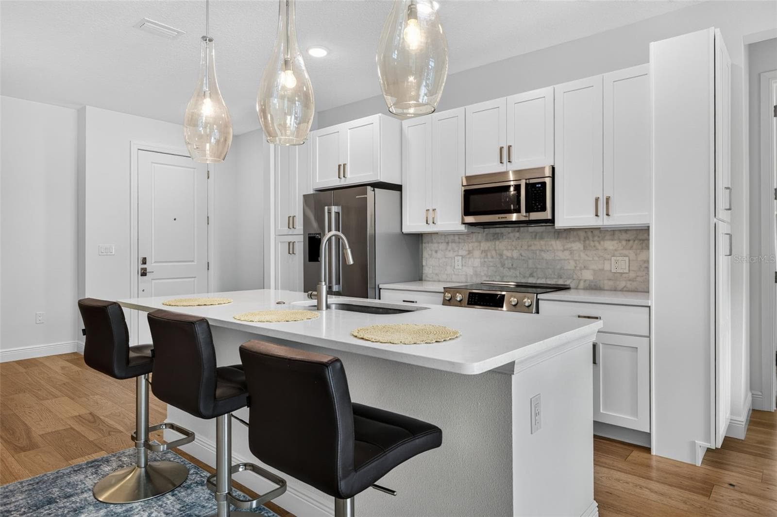 Condominium at 600 3RD AVE S #207, ST PETERSBURG, photo 2 of 33
