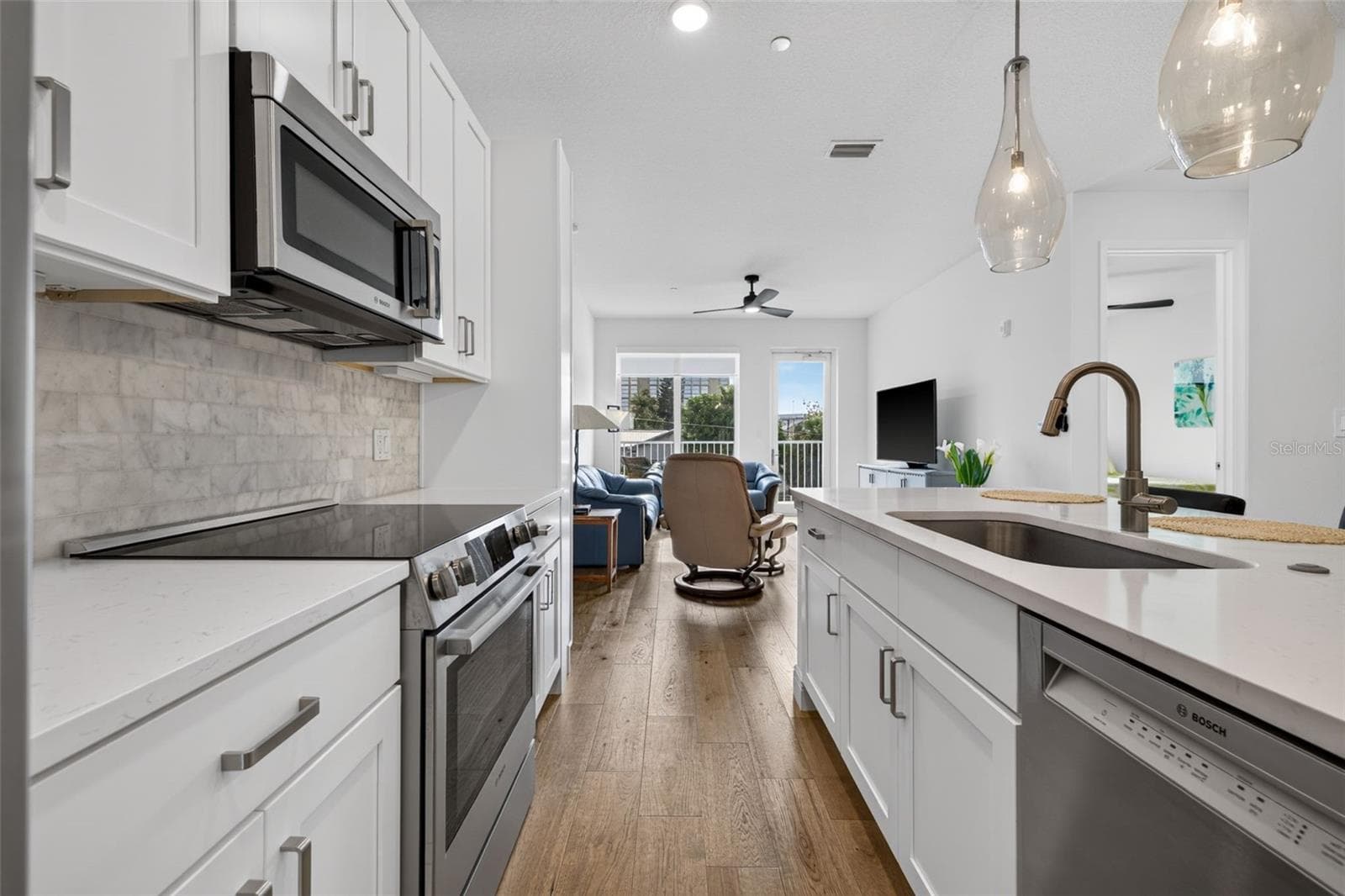 Condominium at 600 3RD AVE S #207, ST PETERSBURG, photo 10 of 33