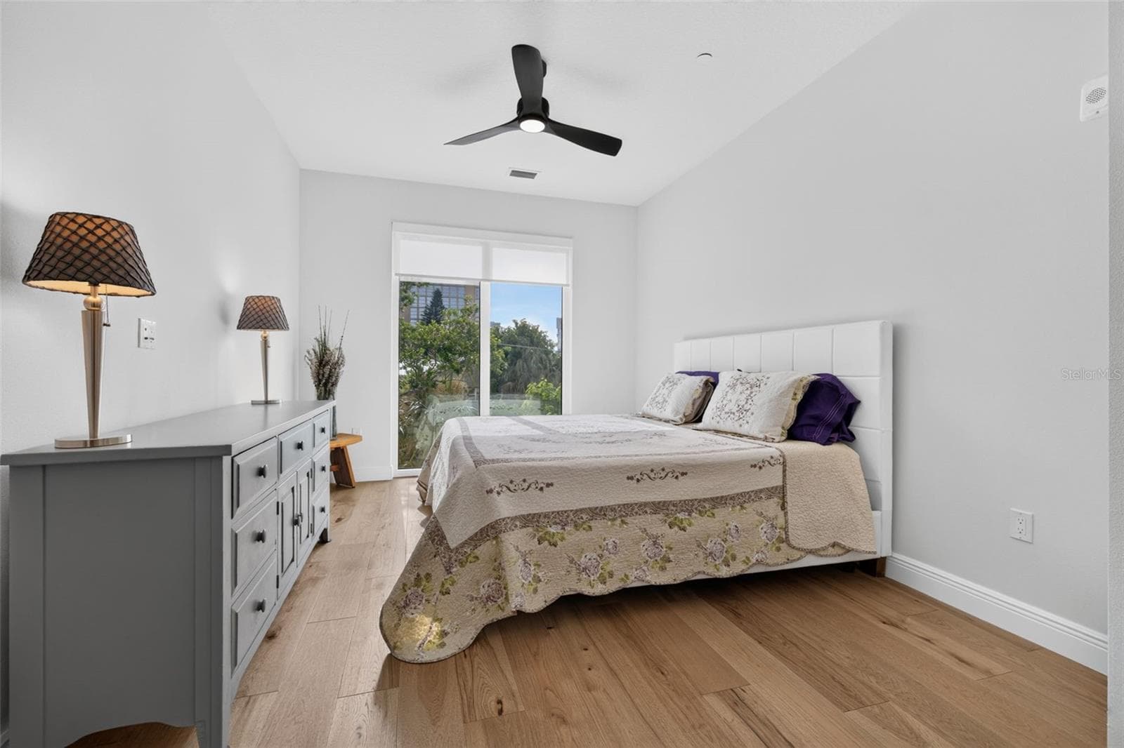 Condominium at 600 3RD AVE S #207, ST PETERSBURG, photo 19 of 33