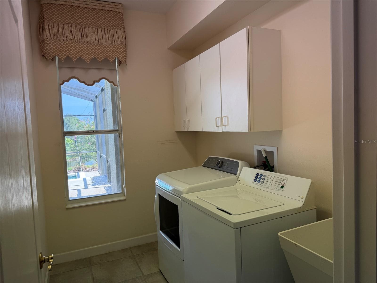 Single Family Residence at 9609 WESTOVER CLUB CIR, WINDERMERE, photo 20 of 40