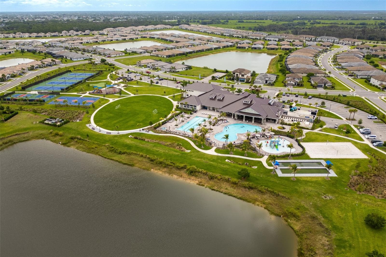 Single Family Residence at 13845 PINE LODGE LN, FORT MYERS, photo 3 of 47