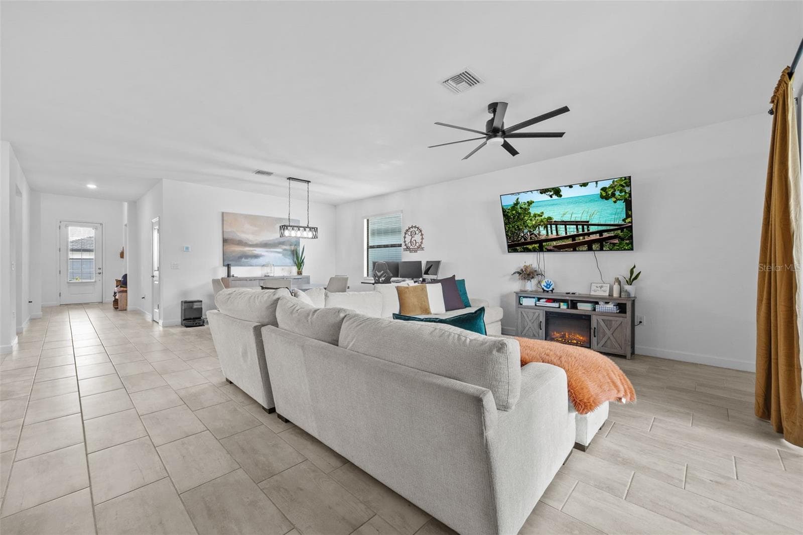 Single Family Residence at 13845 PINE LODGE LN, FORT MYERS, photo 8 of 47