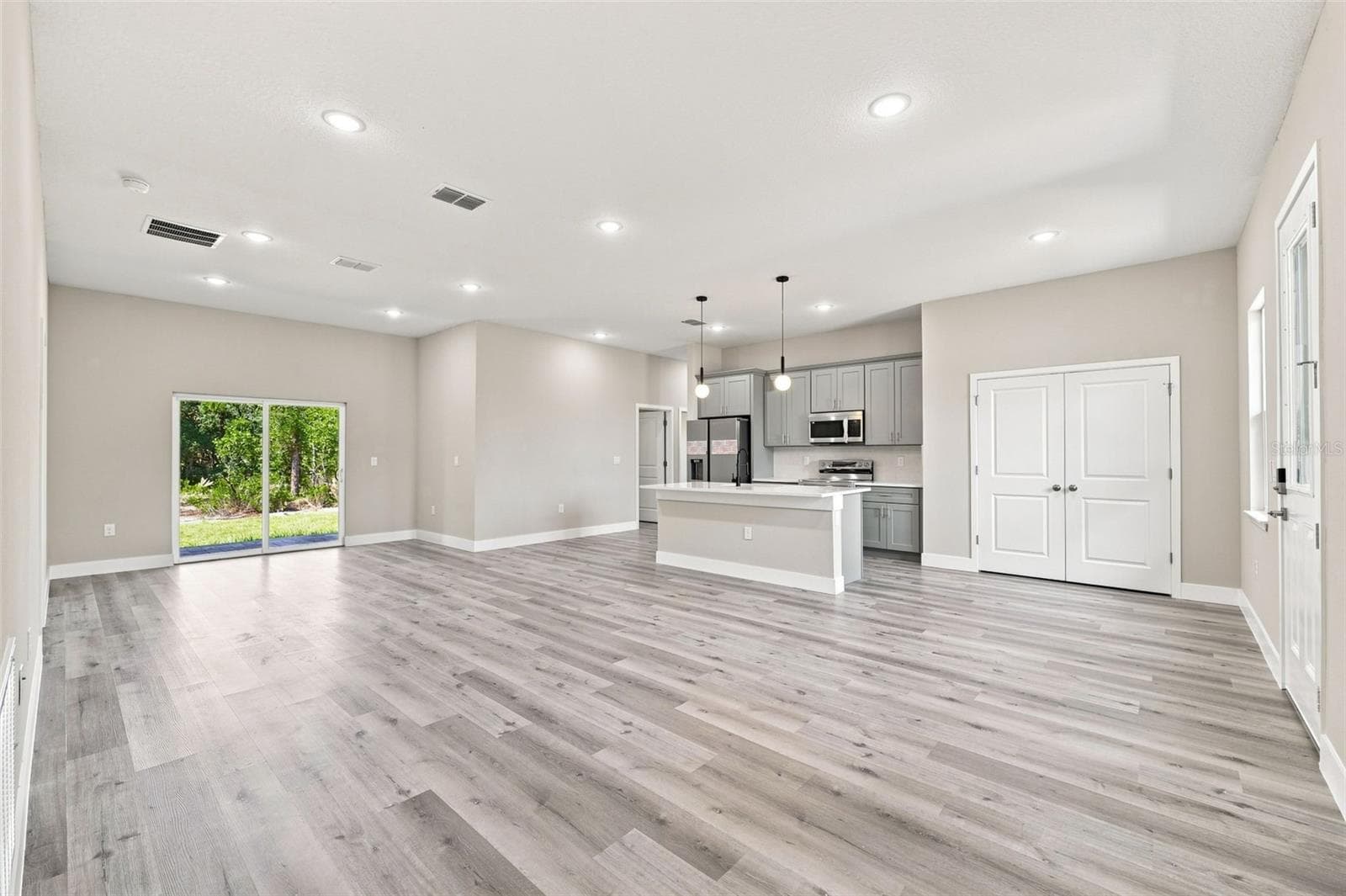 Single Family Residence at 748 MARION OAKS MNR, OCALA, photo 11 of 37
