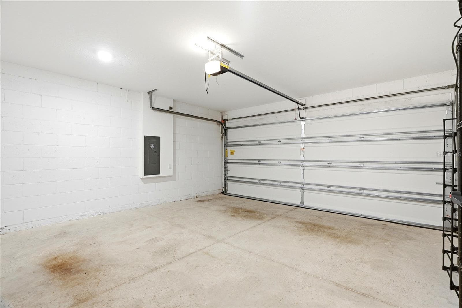 2 car garage with opener - 5282 NEIL DR, ST PETERSBURG