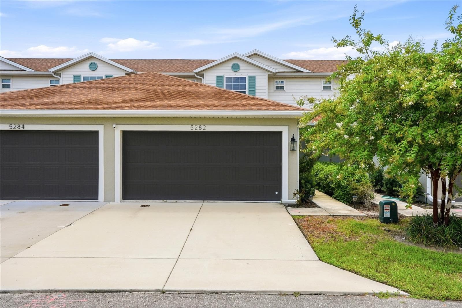 Double car garage - 5282 NEIL DR, ST PETERSBURG